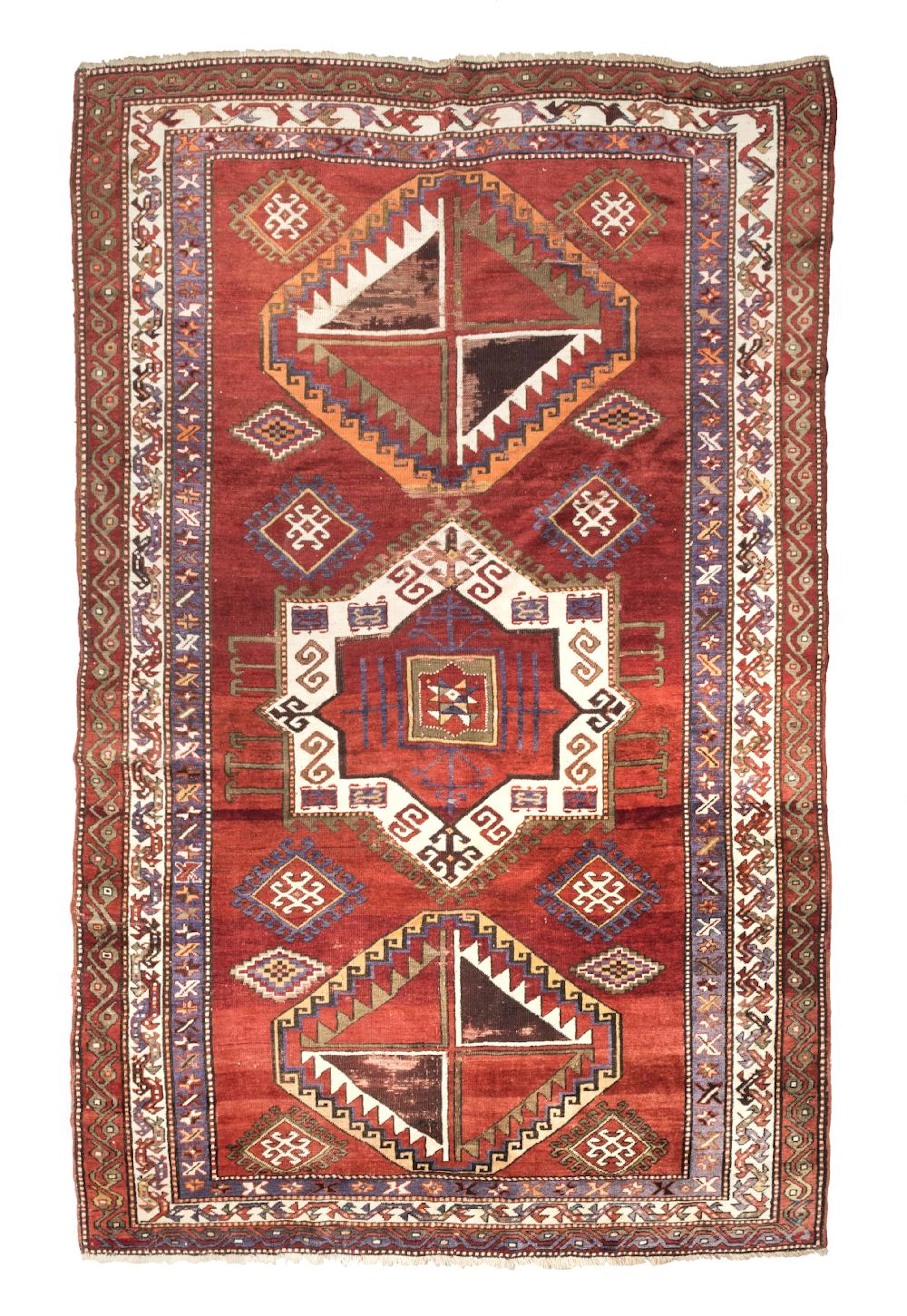 KARABAGH CAUCASIAN CARPET, EARLY 20TH CENTURY