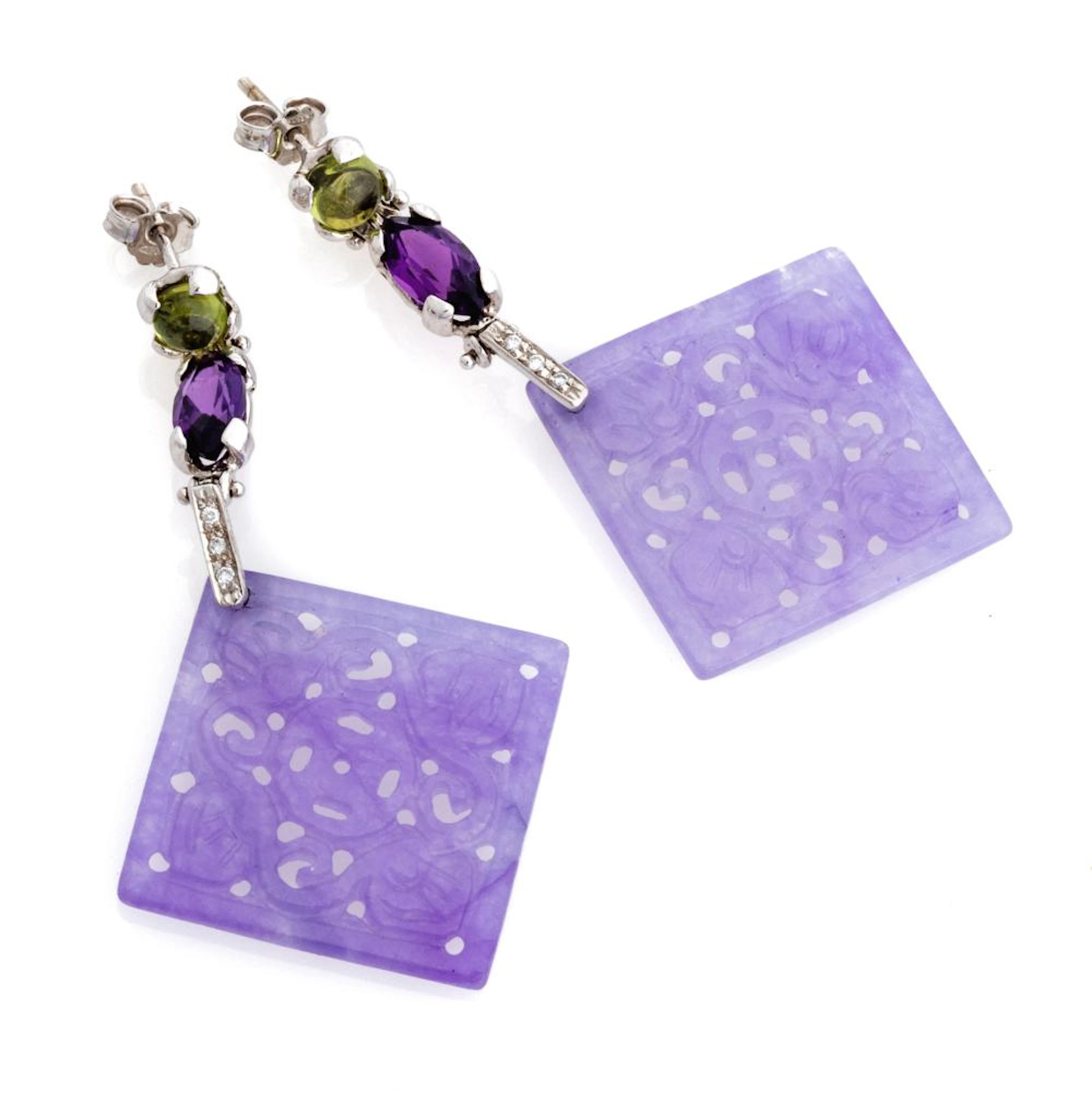 BEAUTIFUL PAIR OF EARRINGS