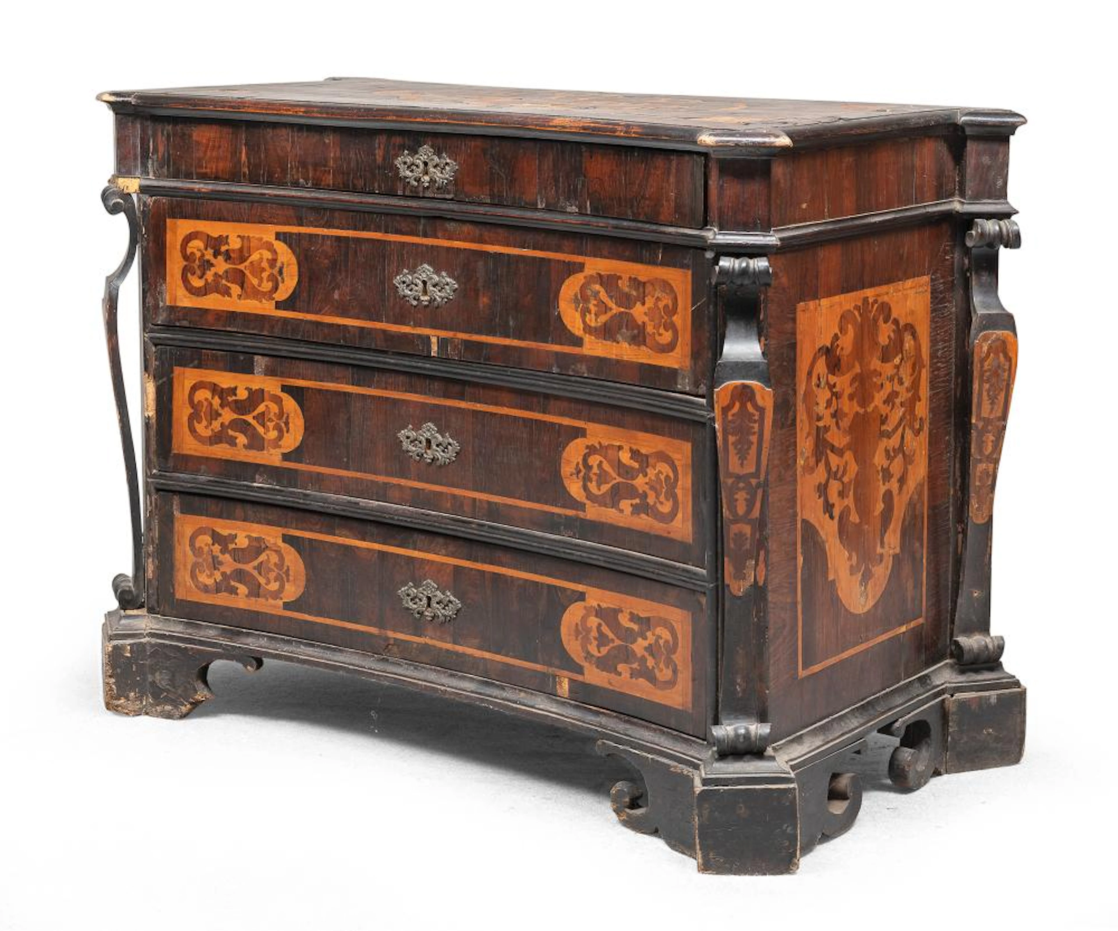 ROSEWOOD CHEST OF DRAWERS, ROME 18th CENTURY
