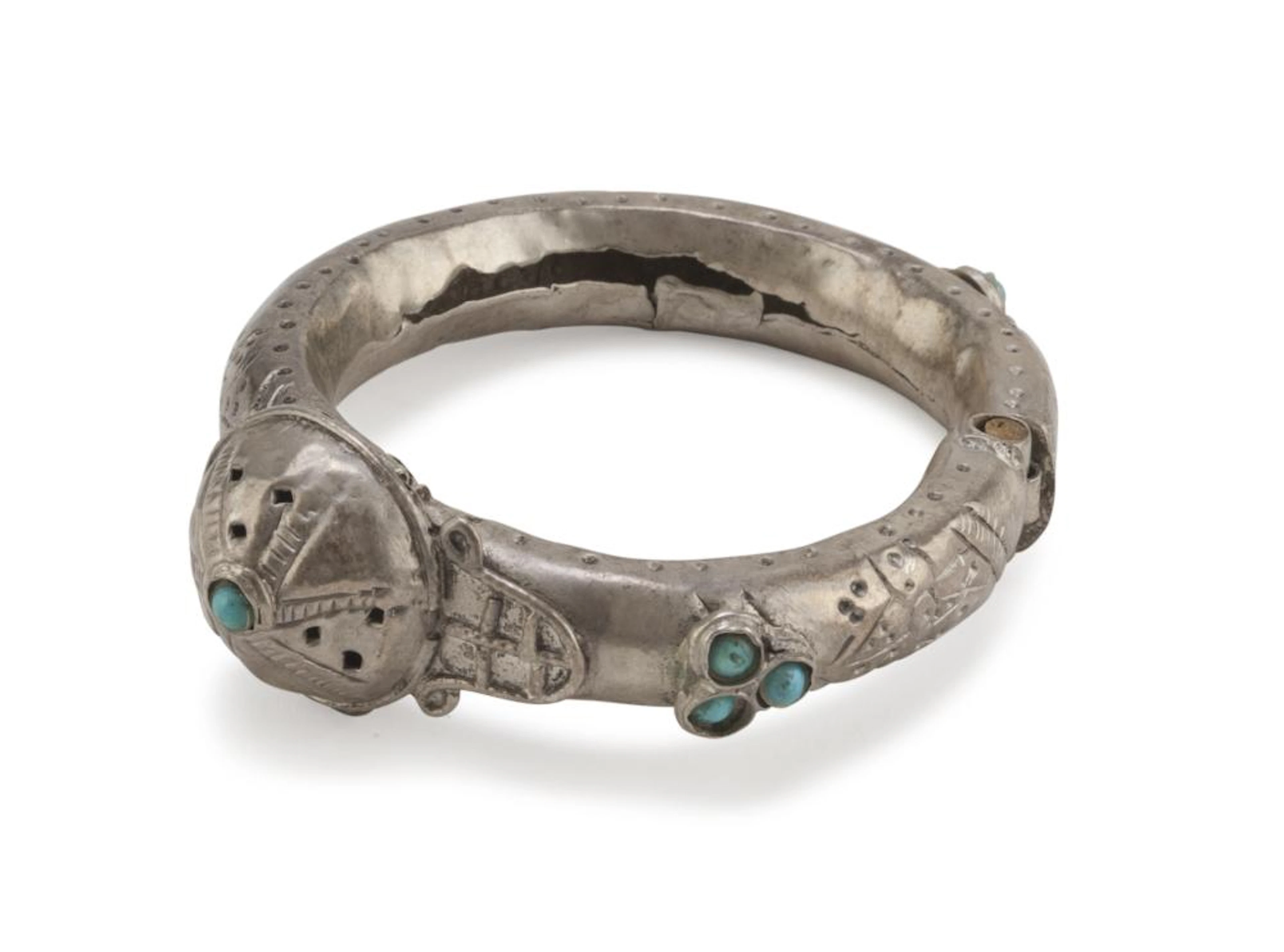 A SILVER BANGLE, PROBABLY INDIA 19TH CENTURY