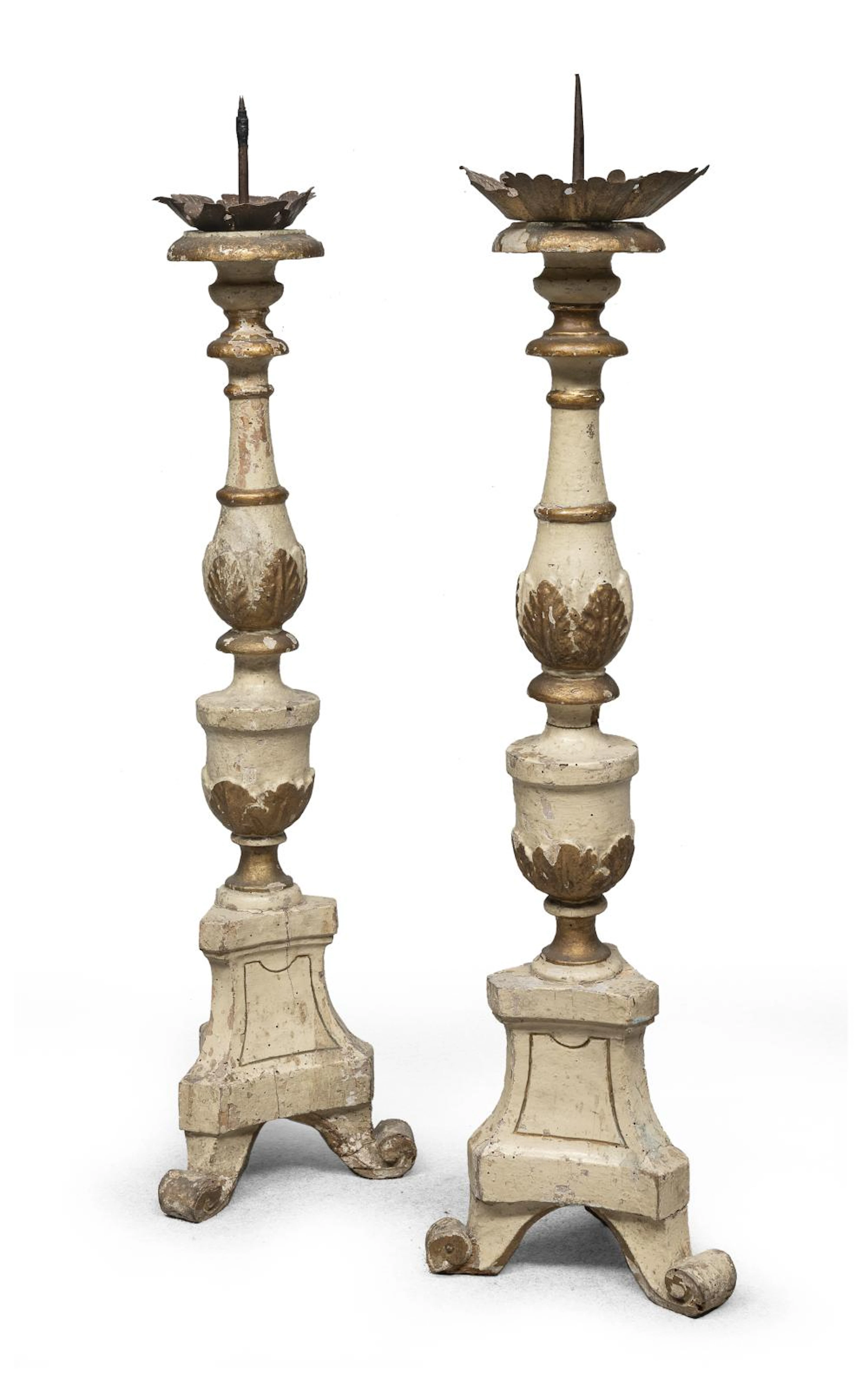 PAIR OF LACQUERED WOOD CANDLESTICKS, NAPLES 18TH CENTURY
