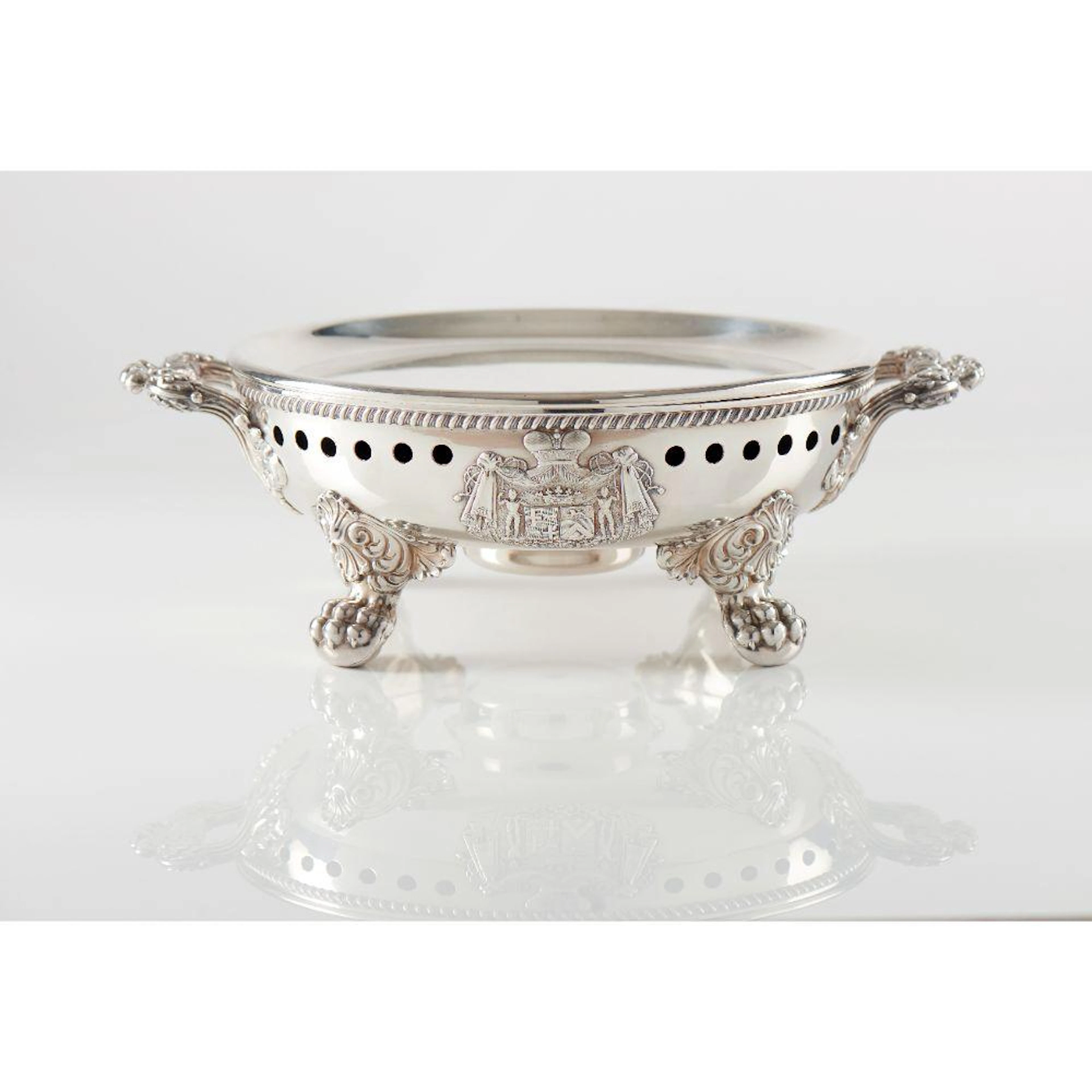 A dish warmer