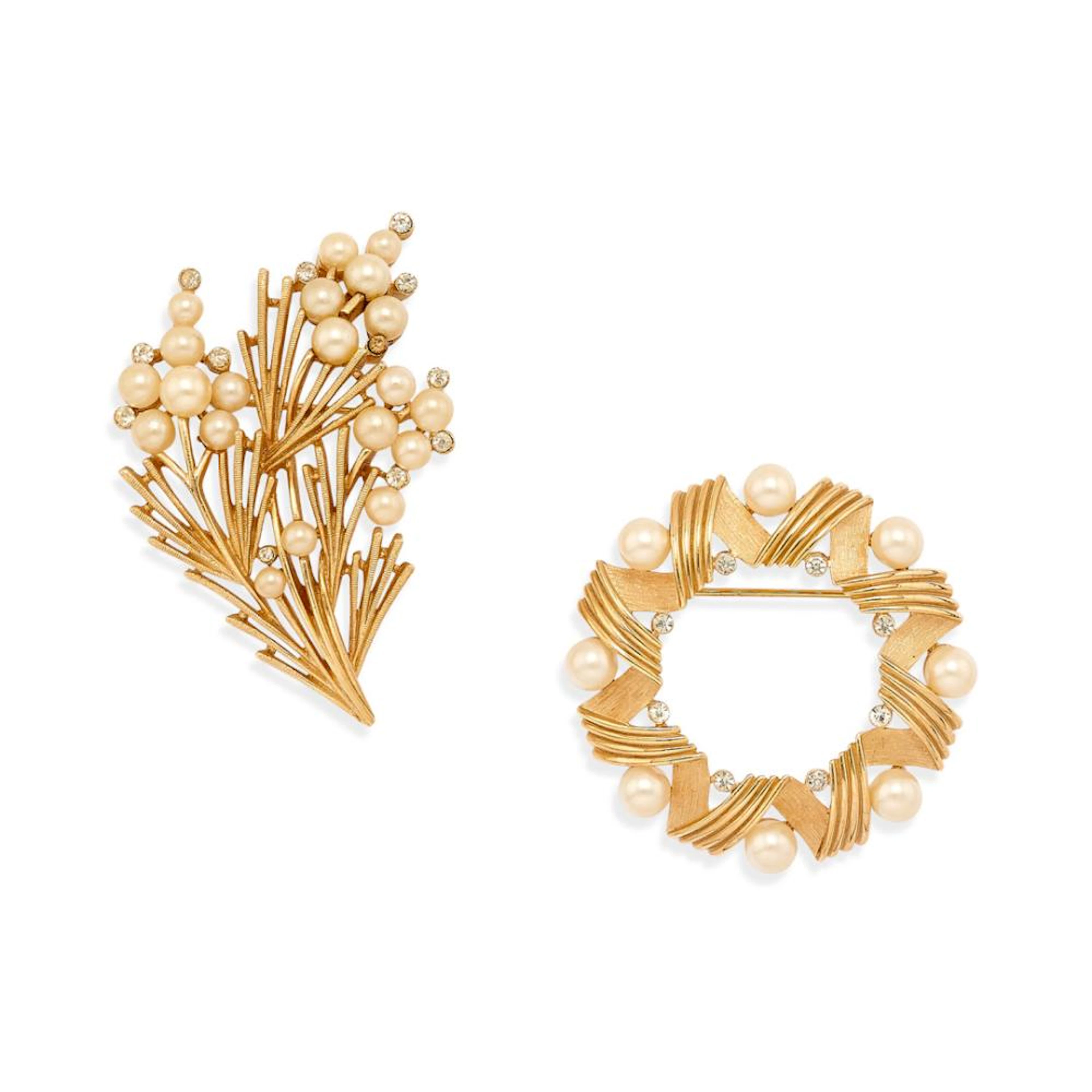 TRIFARI Lotto di due spille -Lot of two brooches