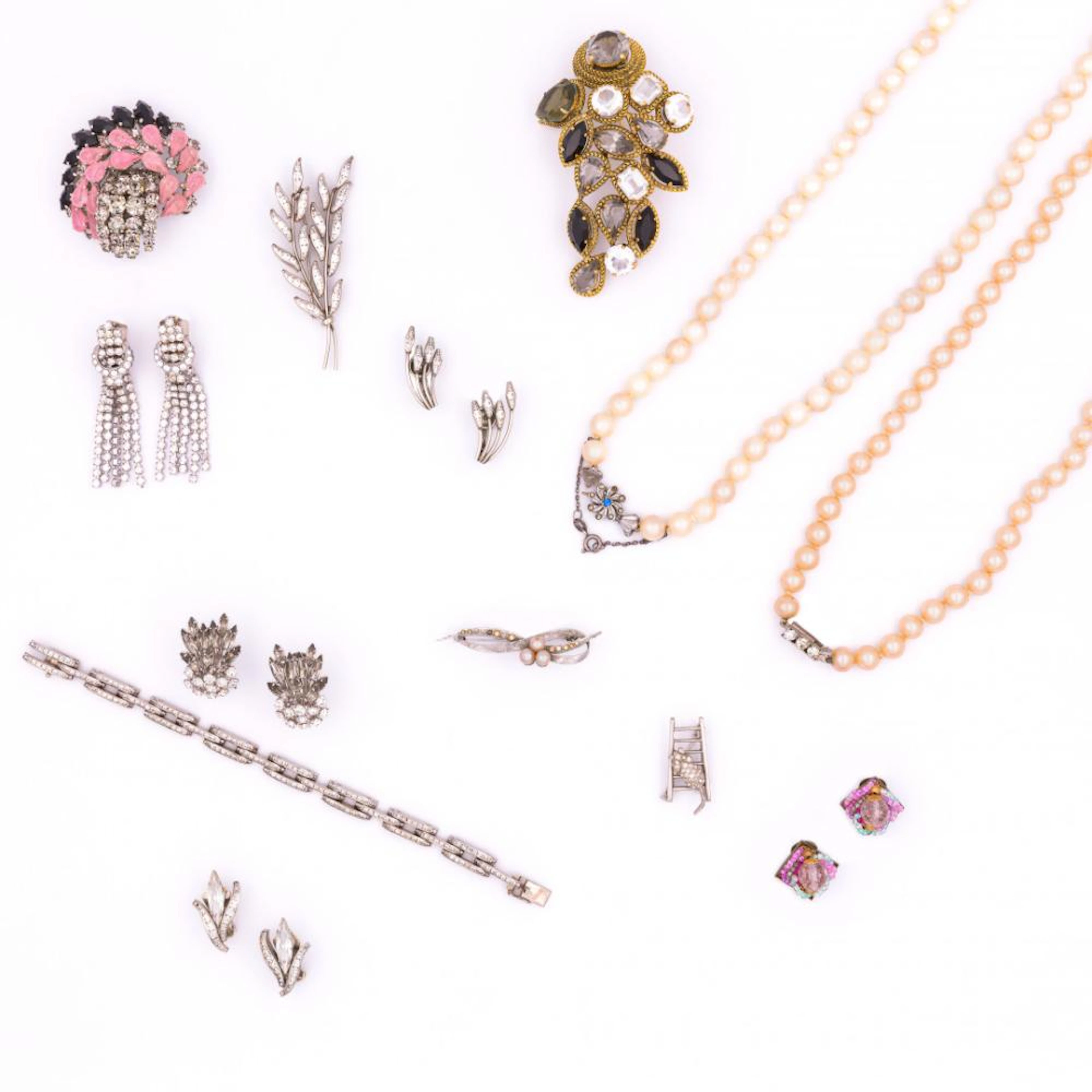 lot of metal and imitation gem bijoux jewellery