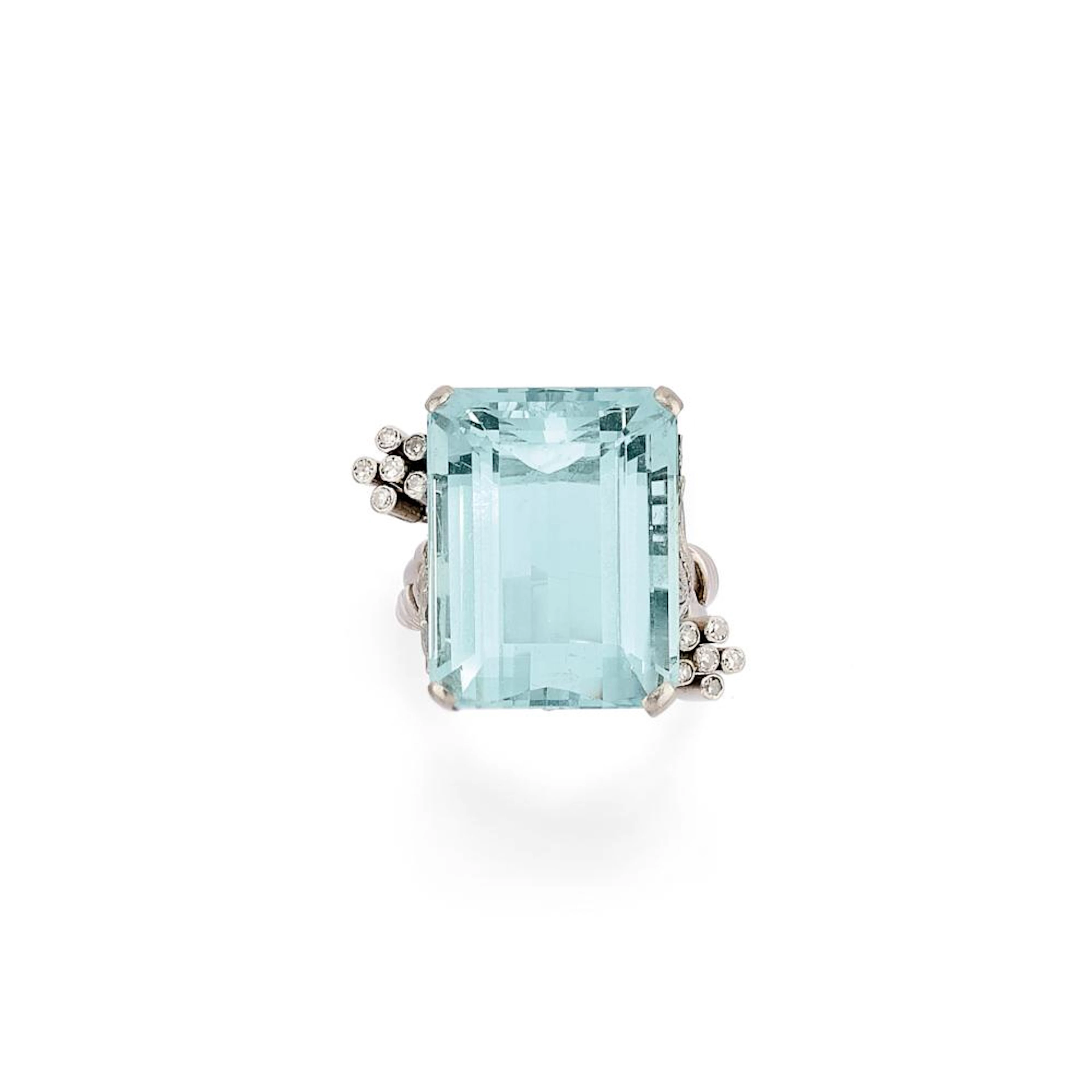AQUAMARINE AND DIAMOND RING