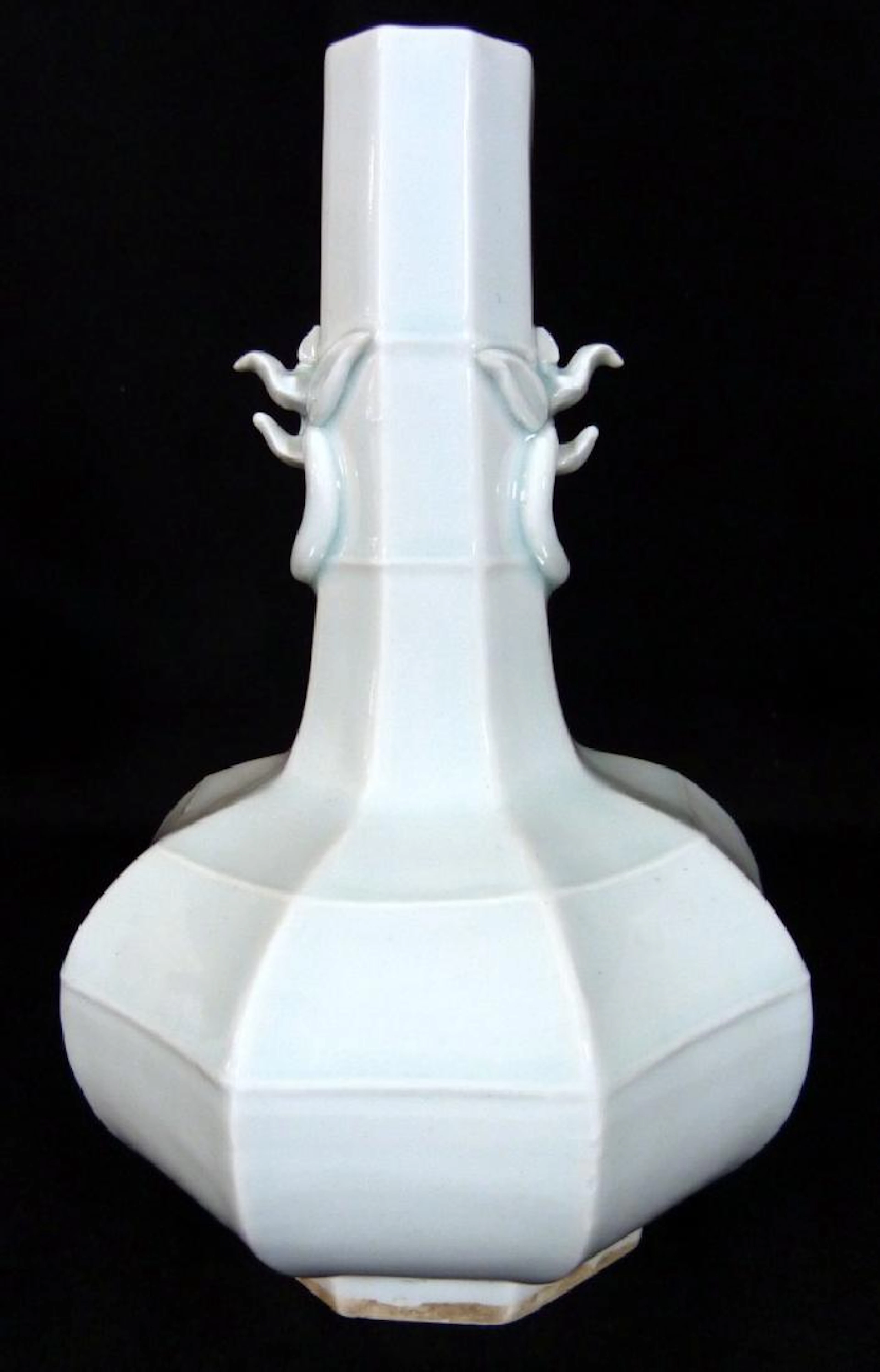 Chinese fine celadon glazed porcelain vase