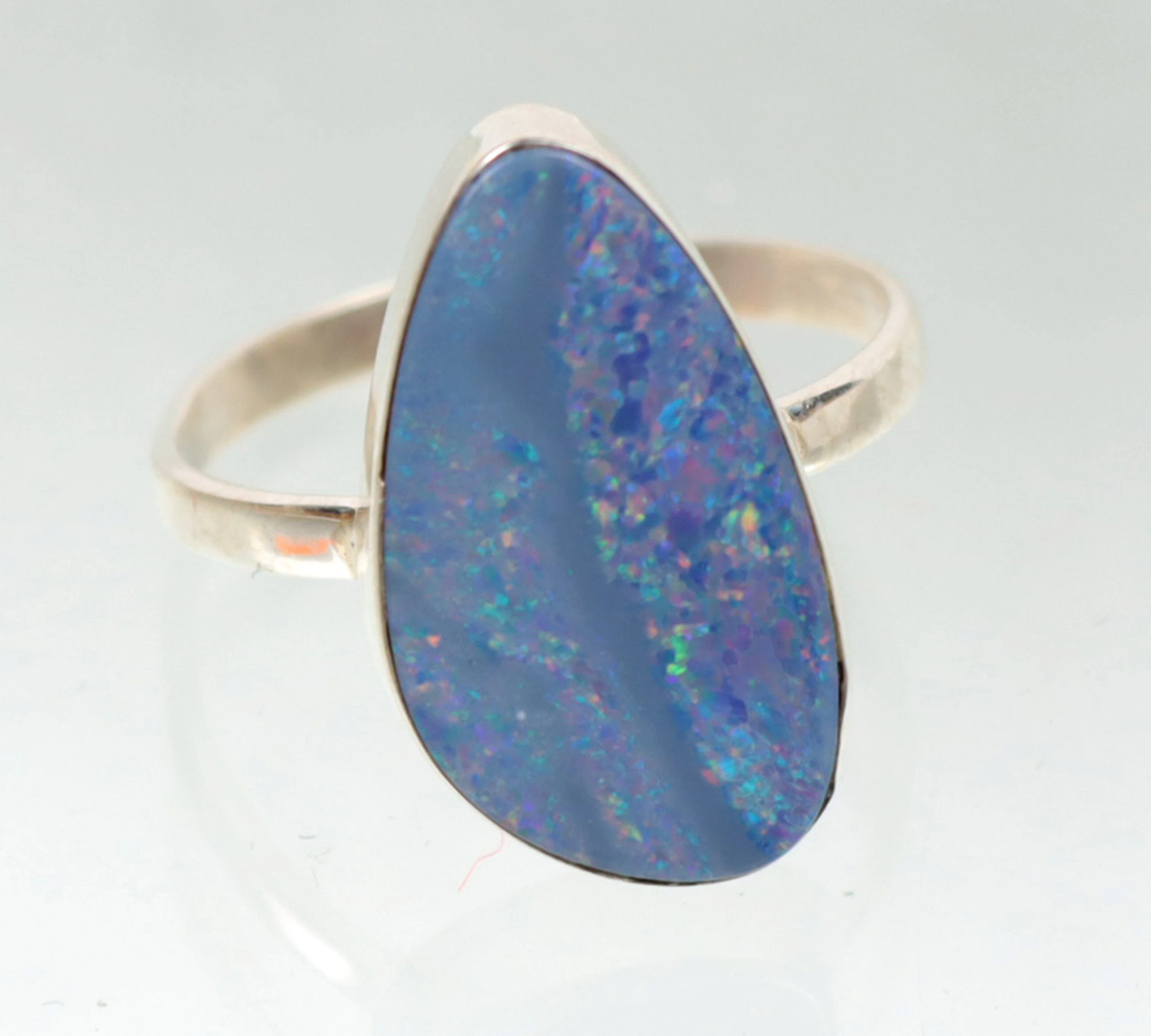 OPALRING AUSTRALIEN. SILBER 925.