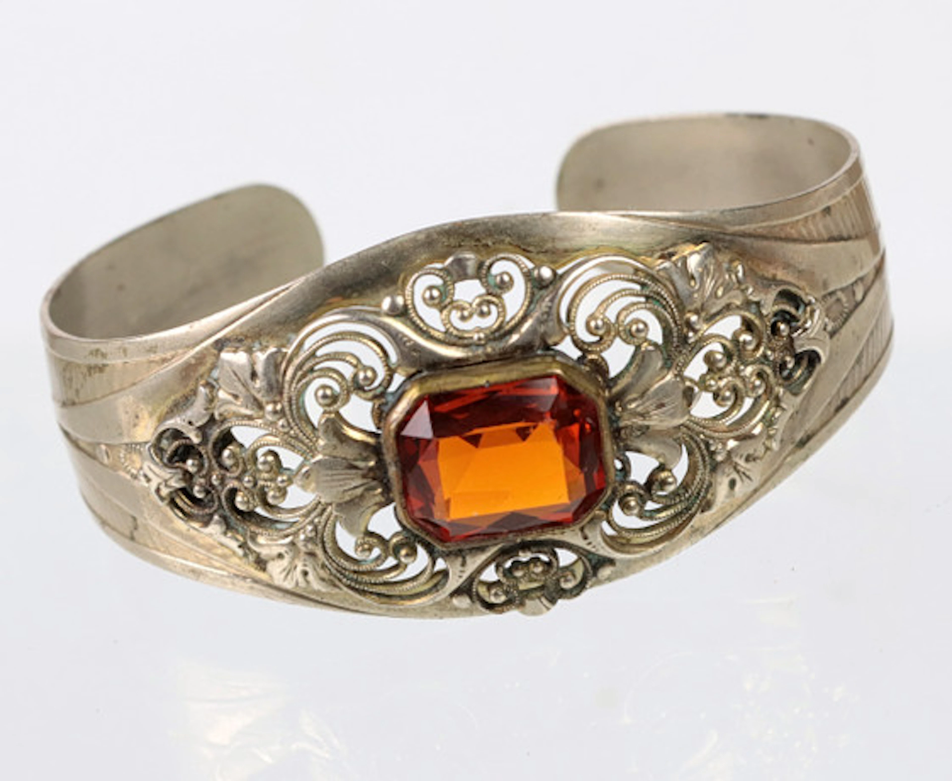 ANTIK ARMRING, med citrin.