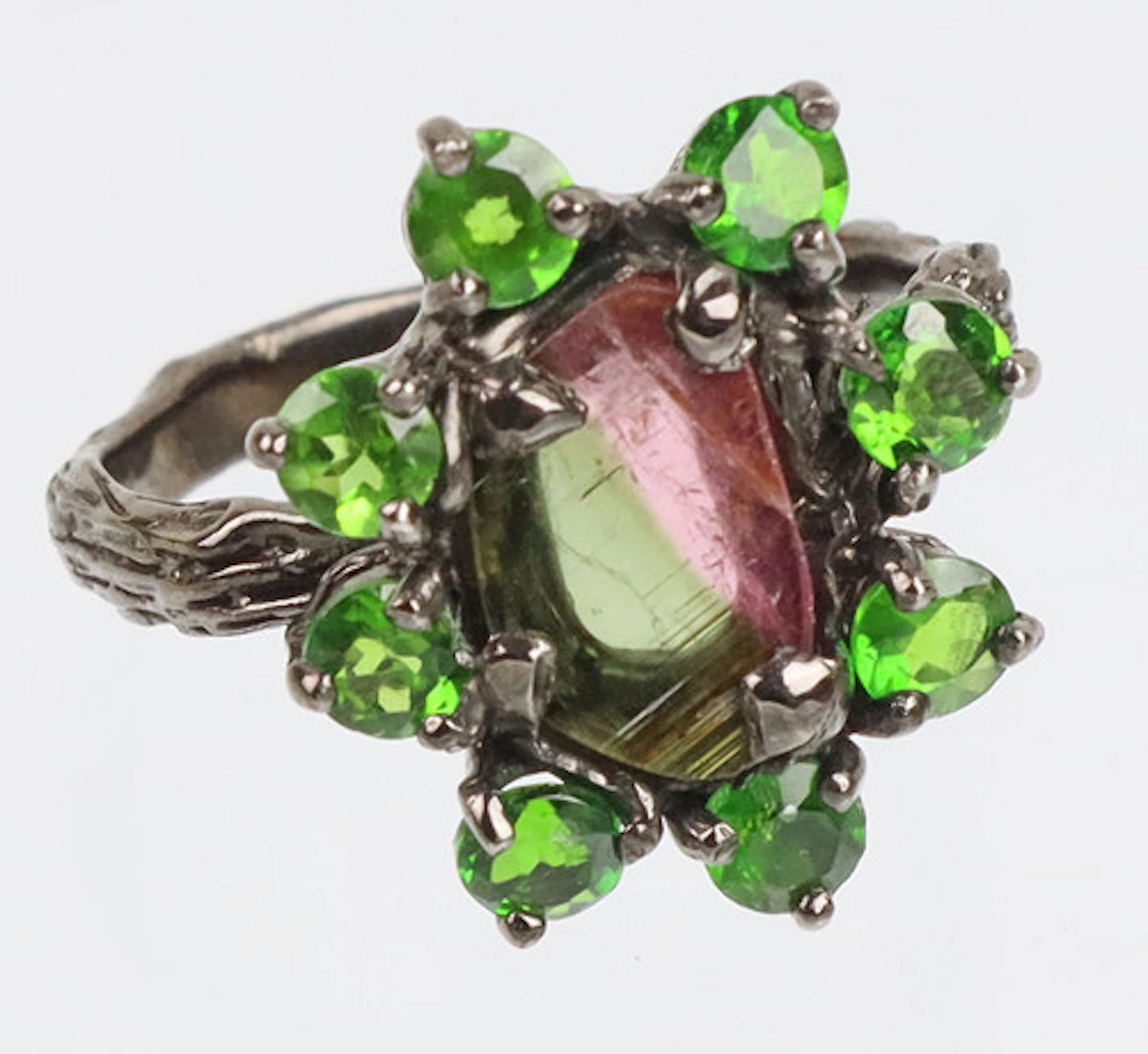TURMALIN RING MED KROM DIOPSID.