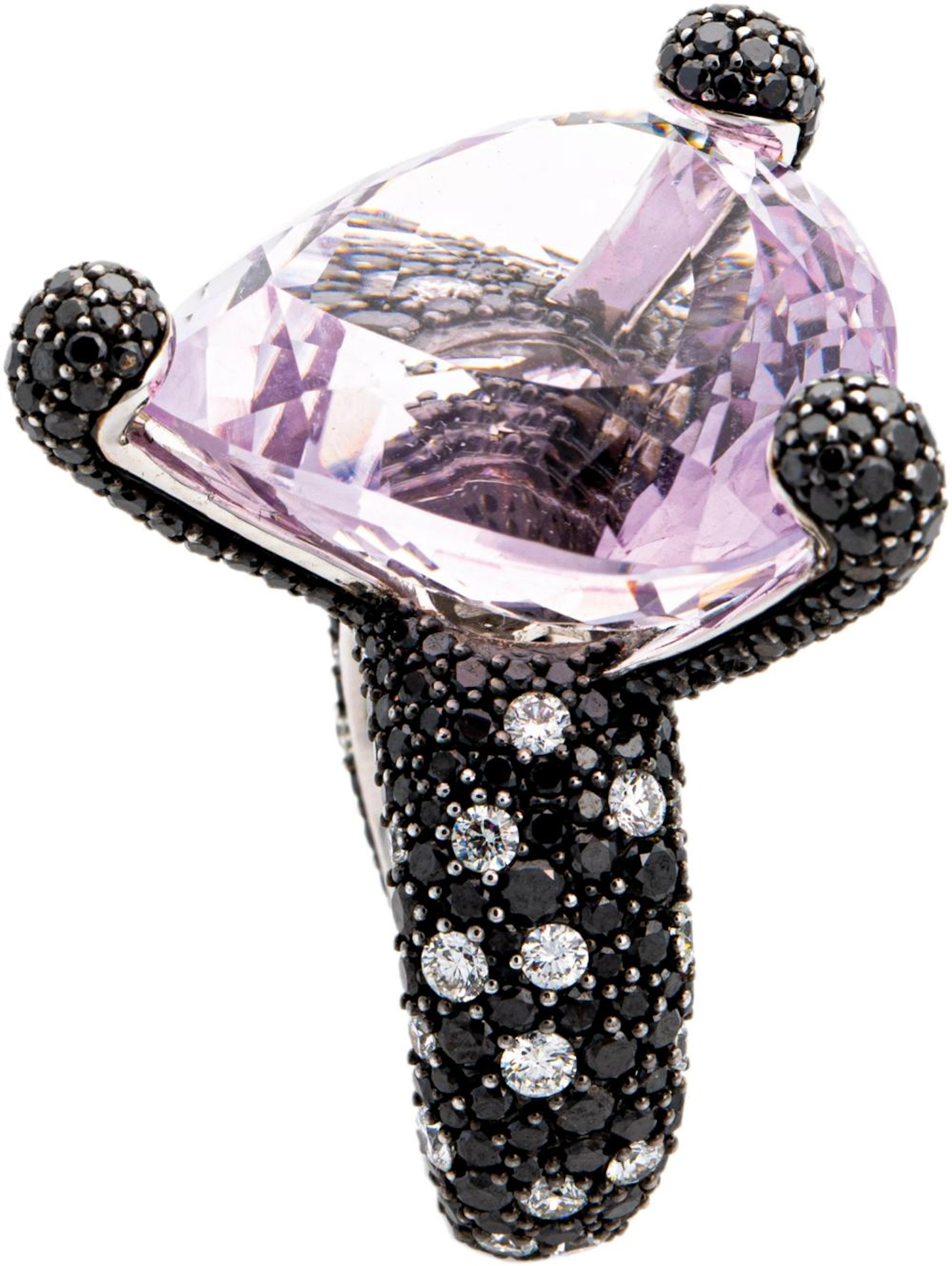 Aparter Amethystring mit Diamanten