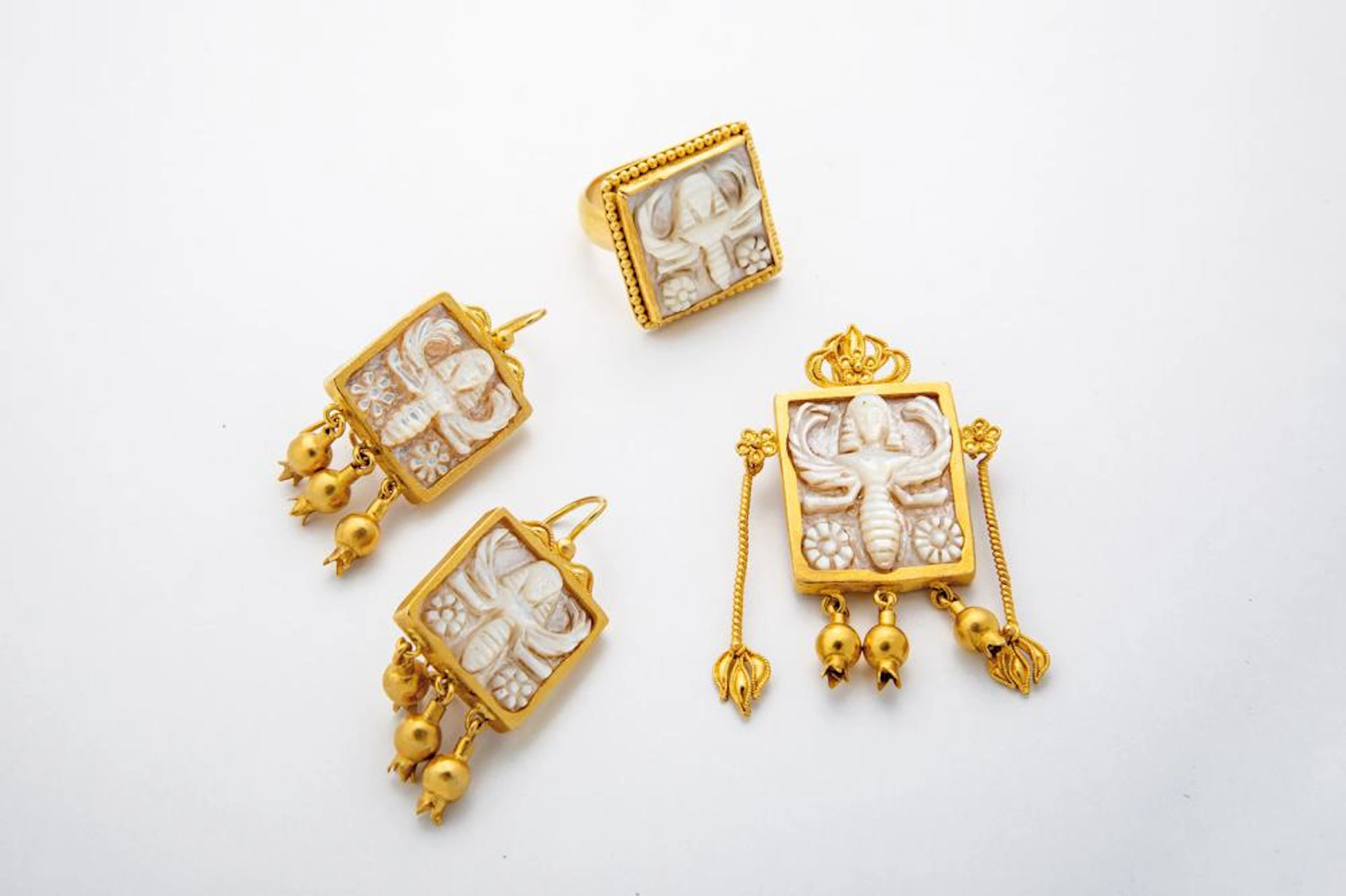 Schmuck-Ensemble mit Perlmutt