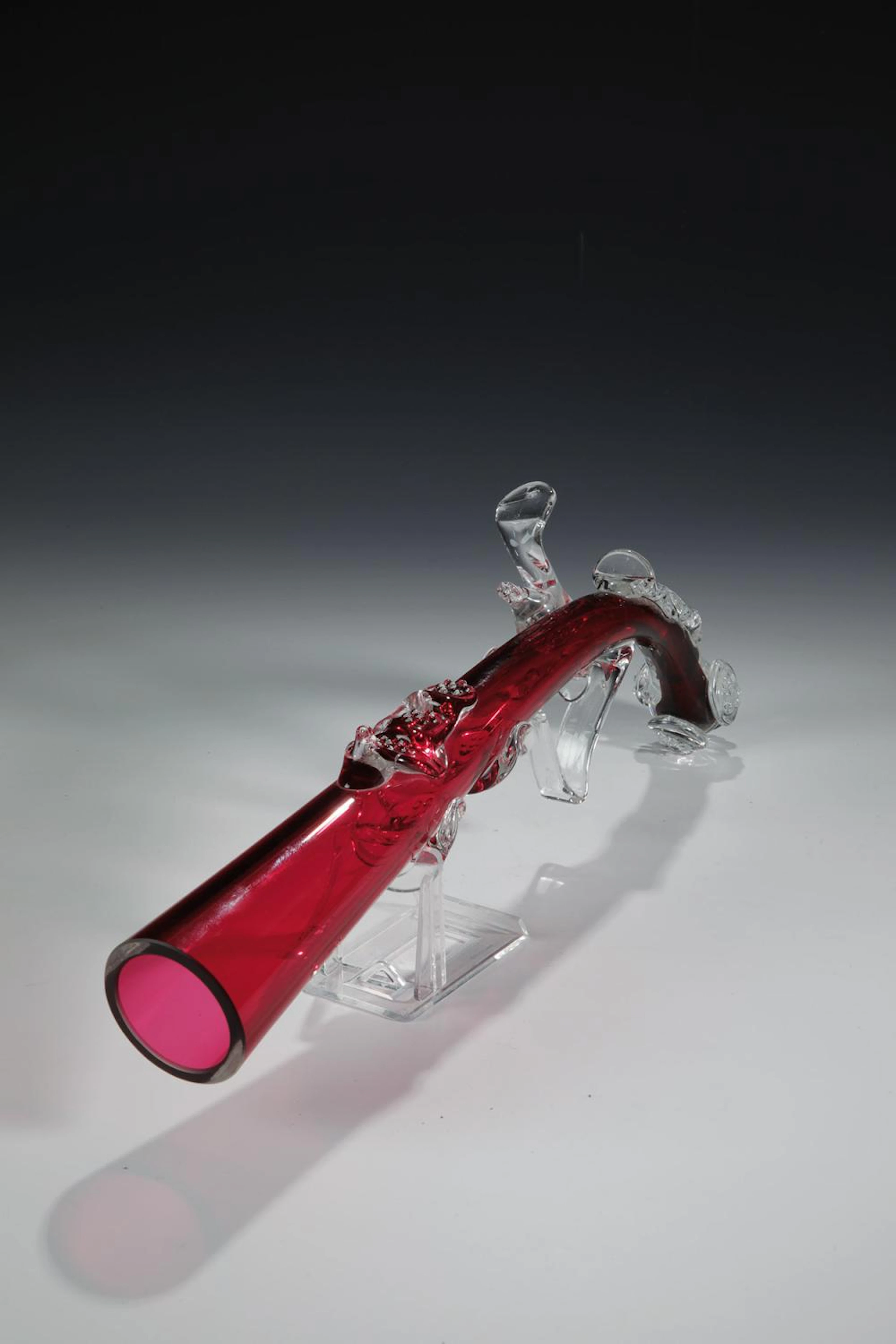 Scherzflasche in Form einer Pistole