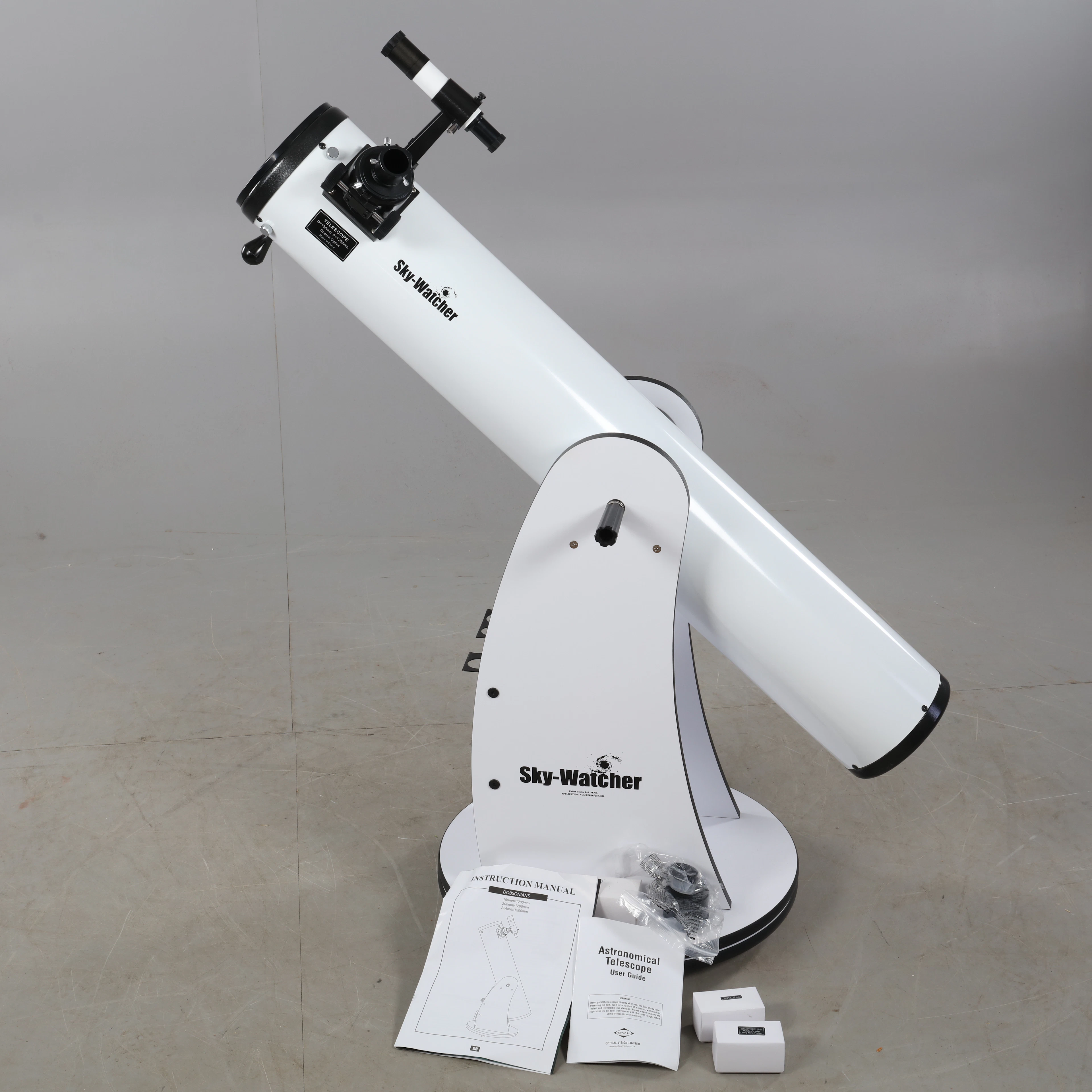 STJÄRNKIKARE / TELESKOP, "Skywatcher",Skyliner classic,150/1200.
