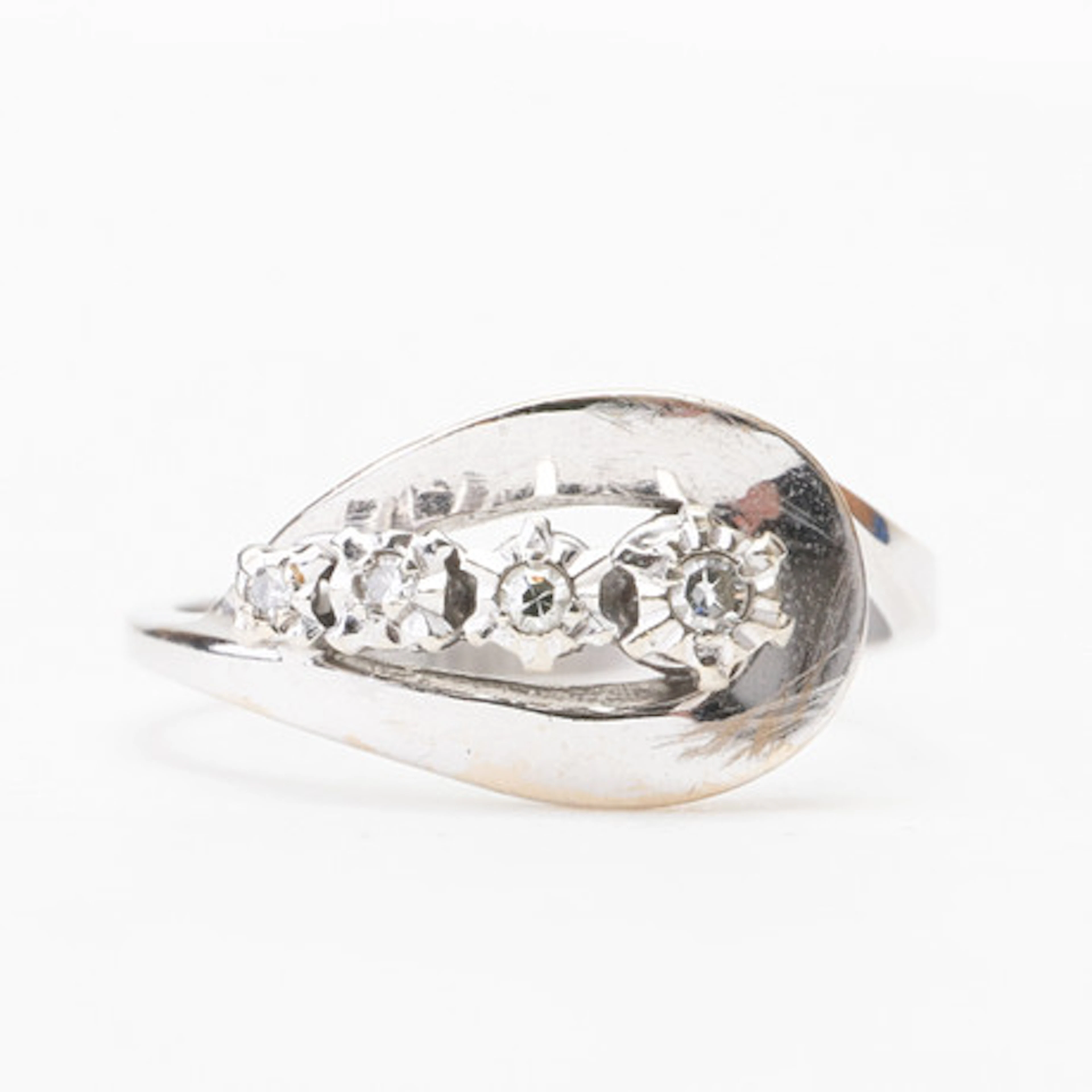 RING, 18 k, vitguld, diamanter, 3,25 gram.