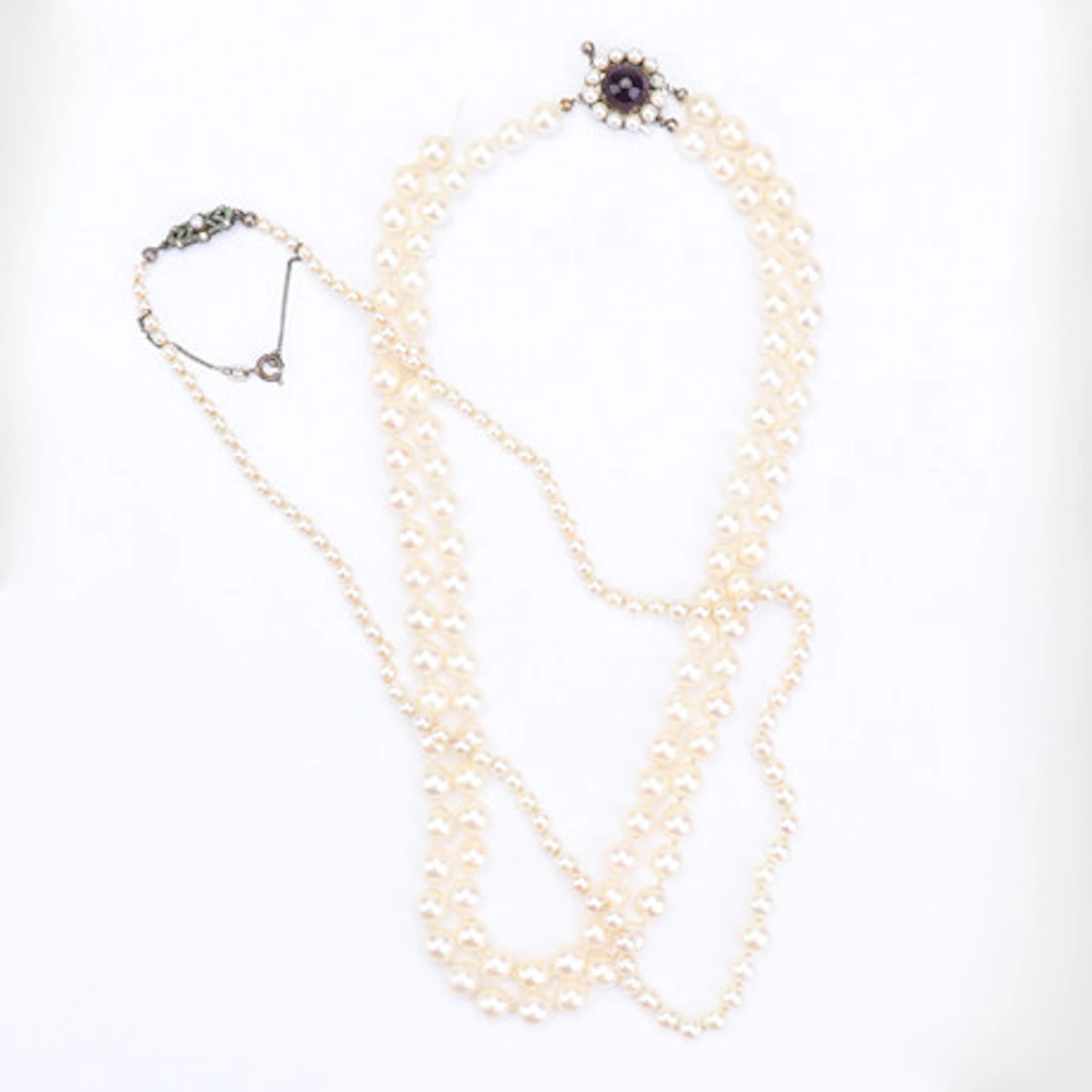 COLLIER, 2 st pärlcollier, odlade saltvatt…