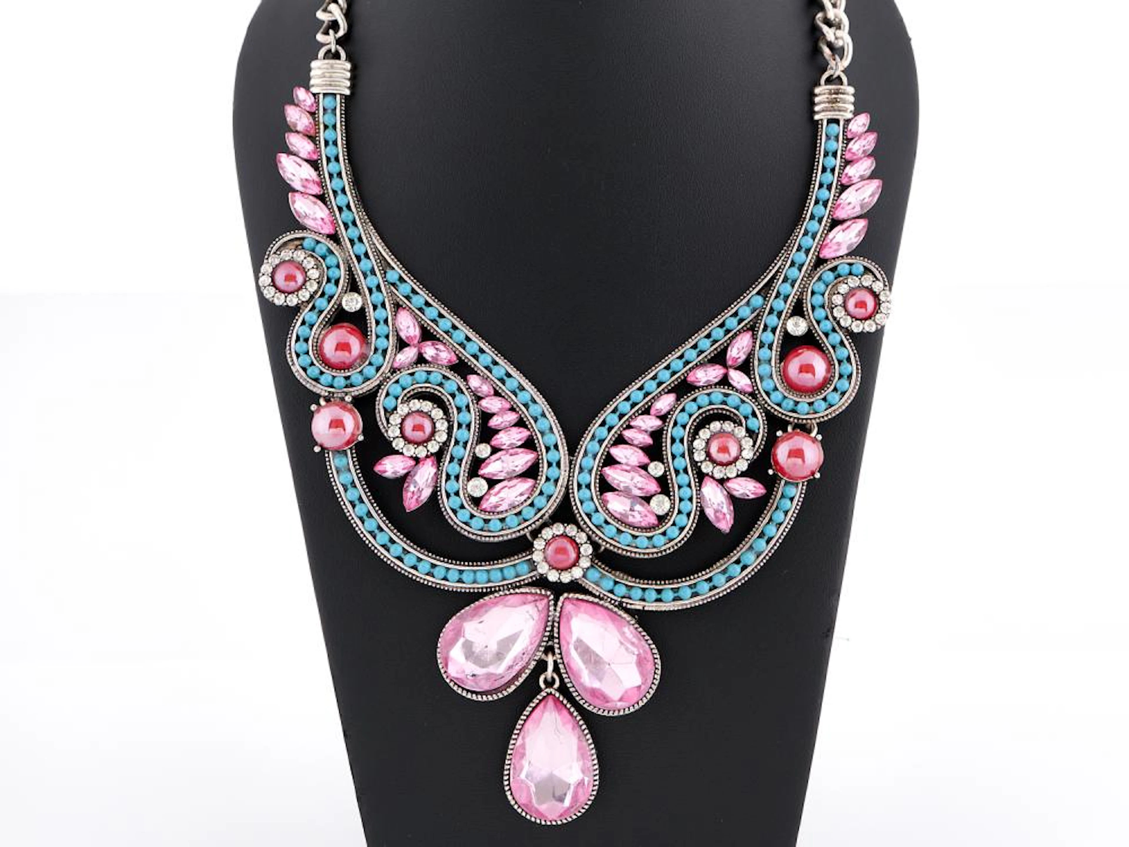 A CRYSTAL SET NECKLACE IN SILVER TONE METAL BY OSCAR DE LA RENTA