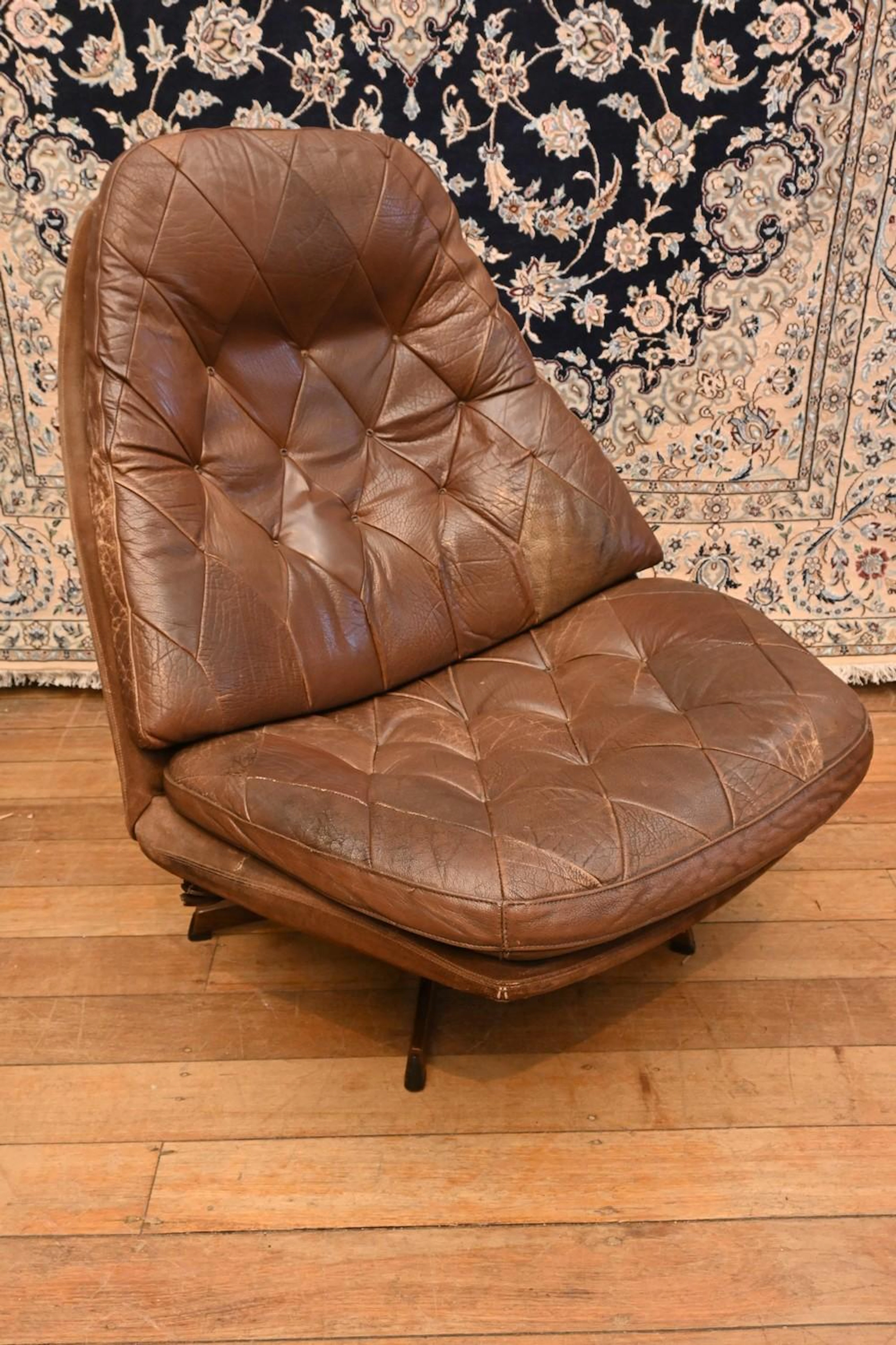 ARNOLD MADSEN & HENRY SCHUBELL MS68 SWIVEL LOUNGE CHAIR...