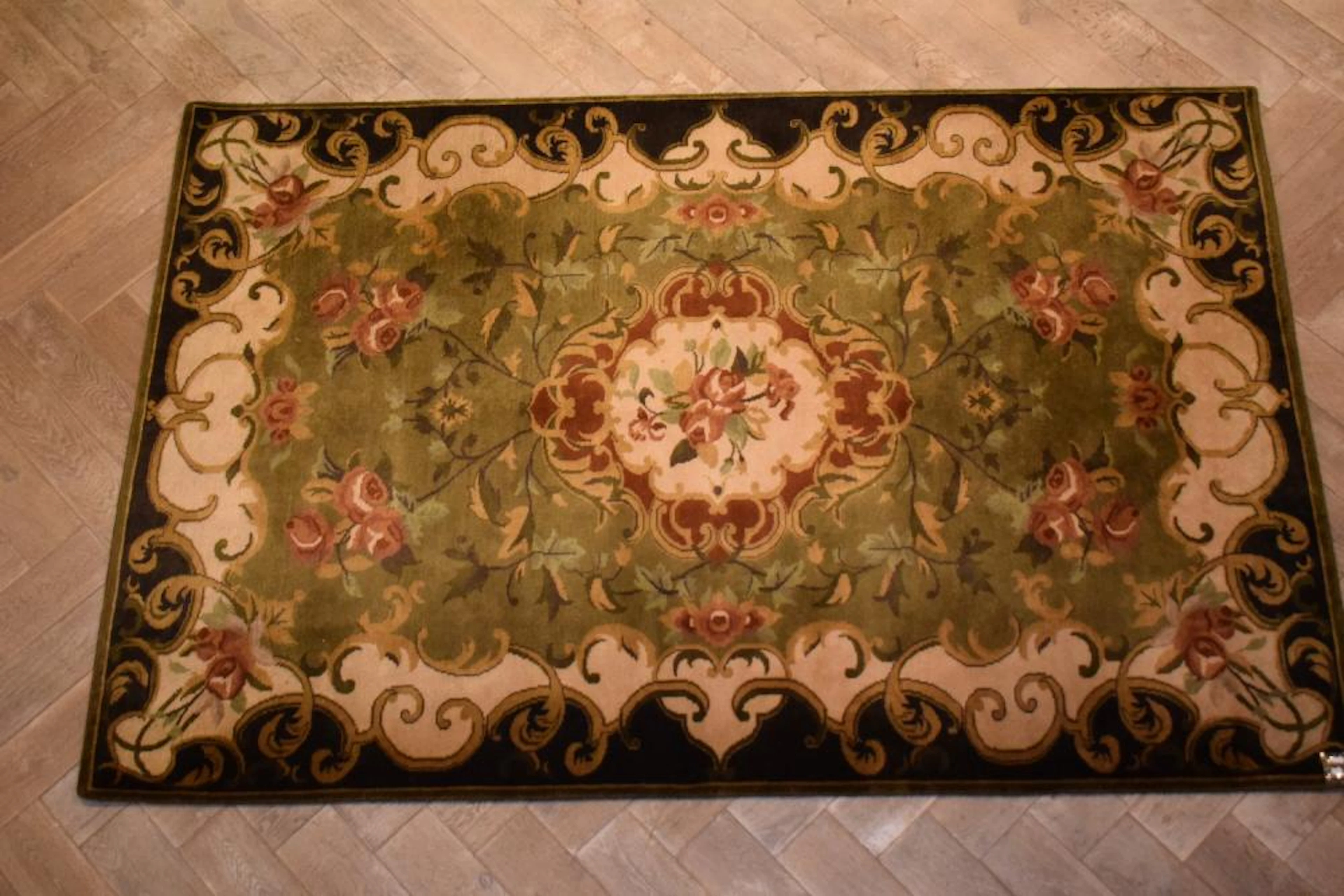 A HALI AUBUSSON STYLE RUG (276 X 183 CM)