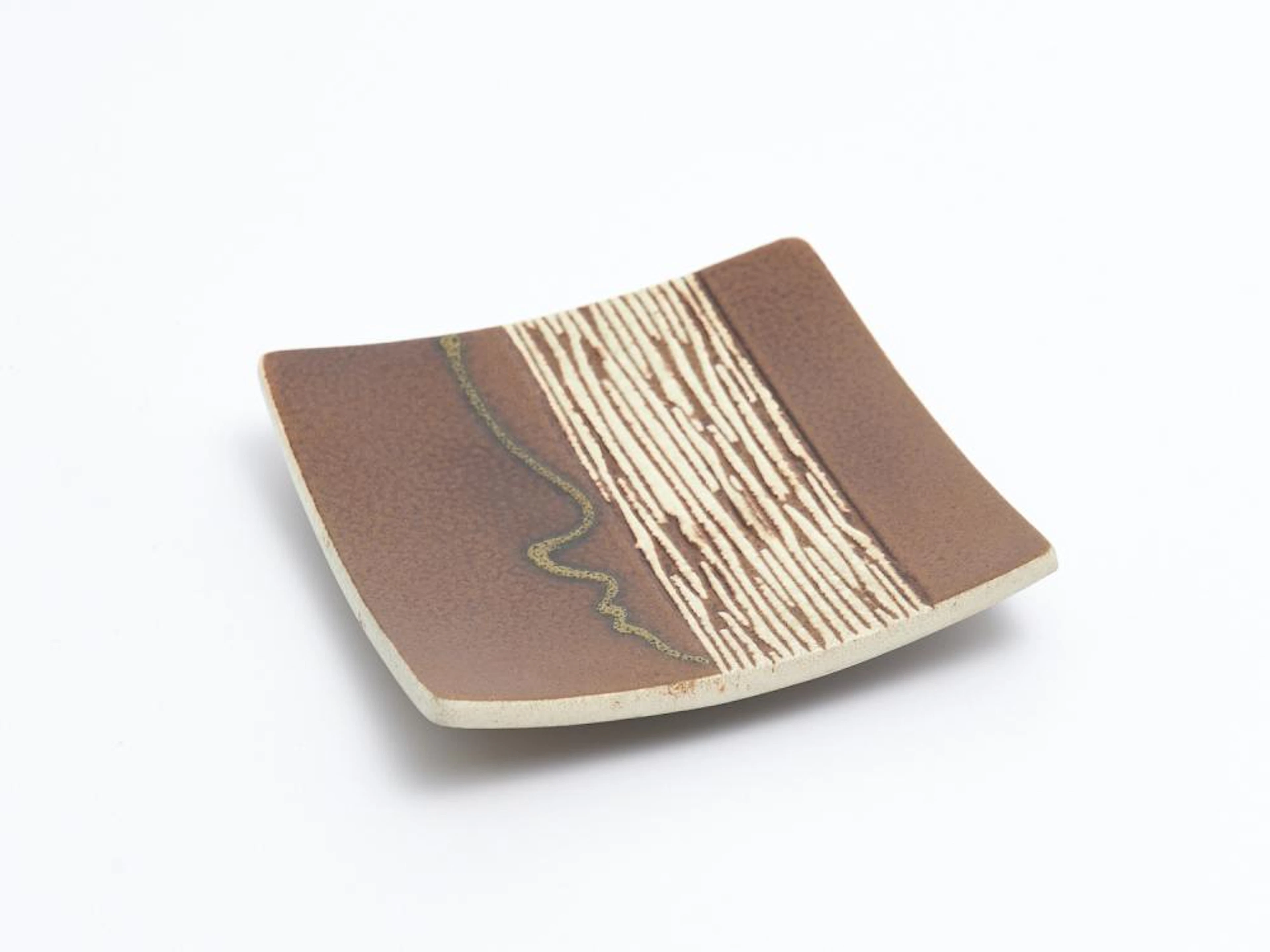 A GUNDE SQUARE CERAMIC PLATE W.17CM, LEONARD JOEL LOCAL DELIVERY: SMALL