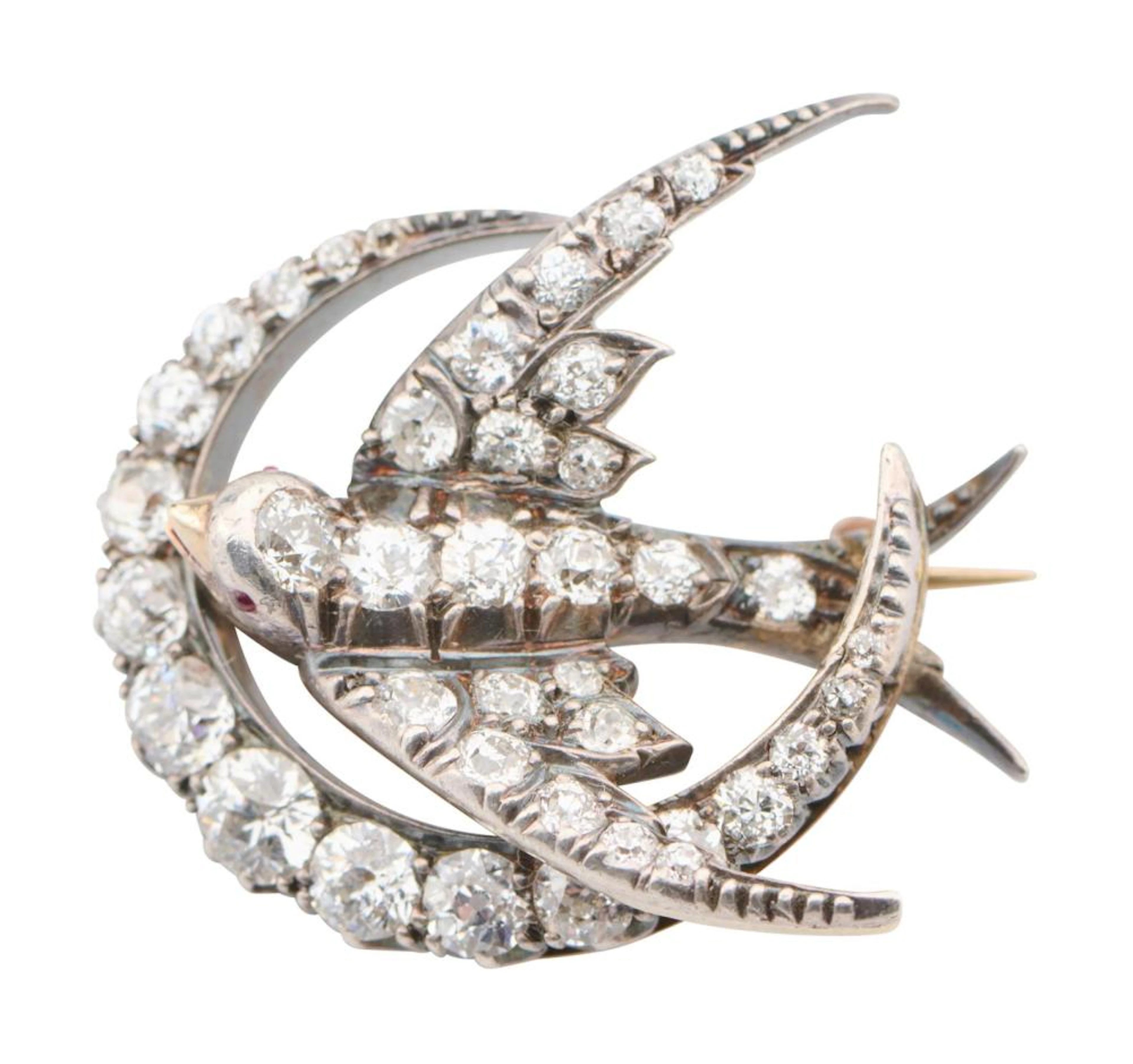 18CT GOLD, SILVER AND DIAMOND BROOCH, CIRCA 1880