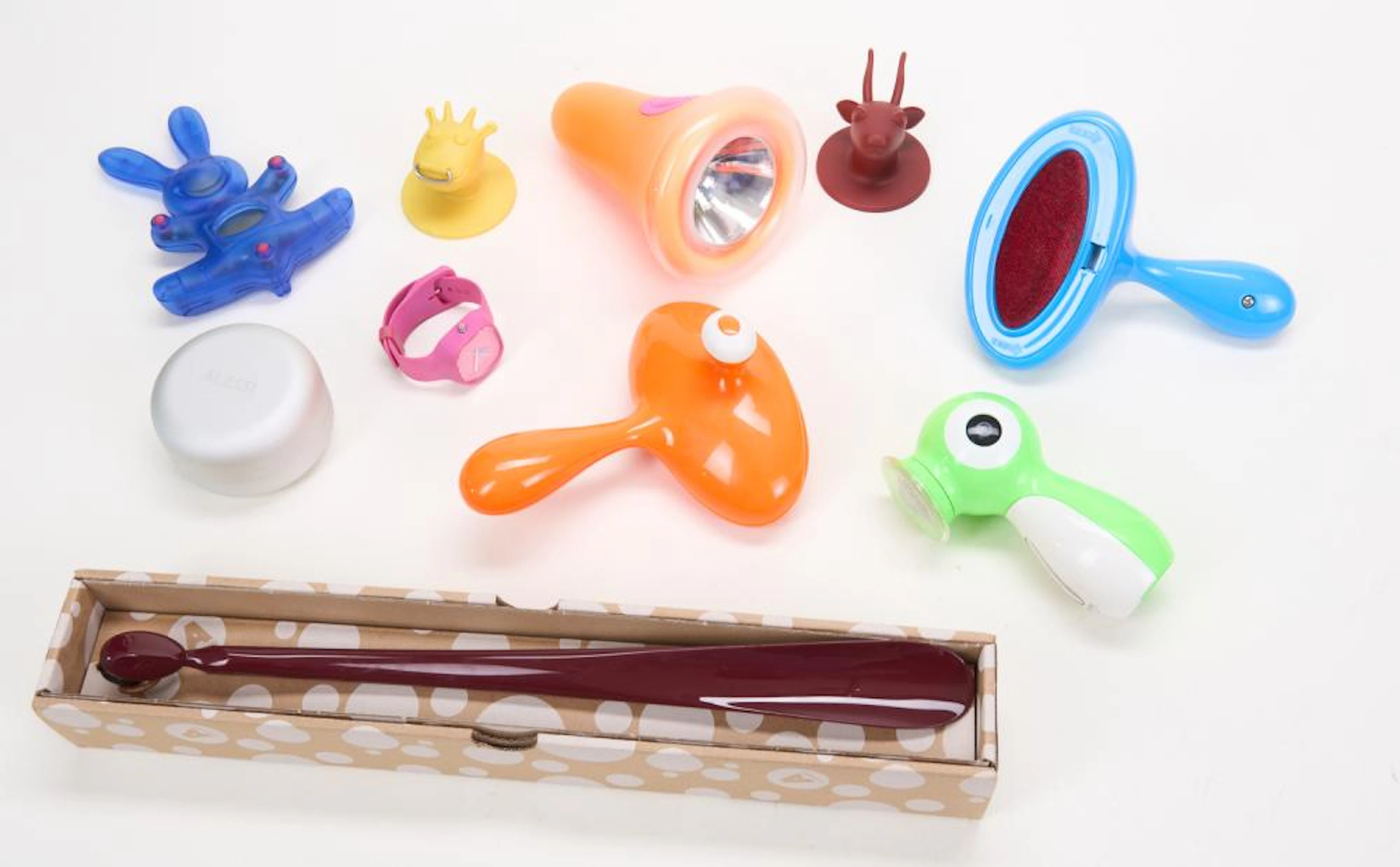 A COLLECTION OF ALESSI HOMEWARES INCLUDING 'UTE' FRIDGE MAGNET/HOOK