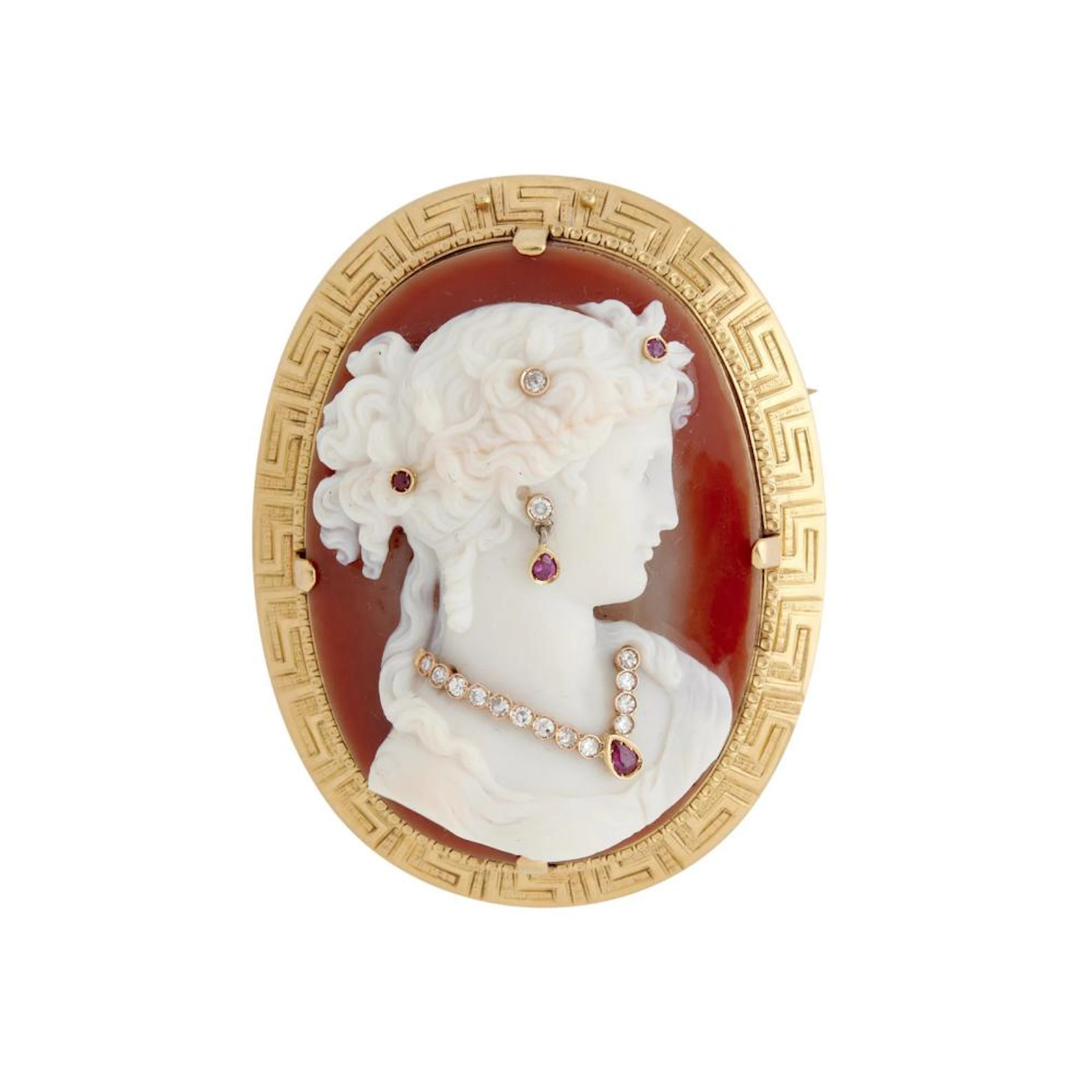 18CT GOLD AND GEM-SET CAMEO BROOCH/PENDANT