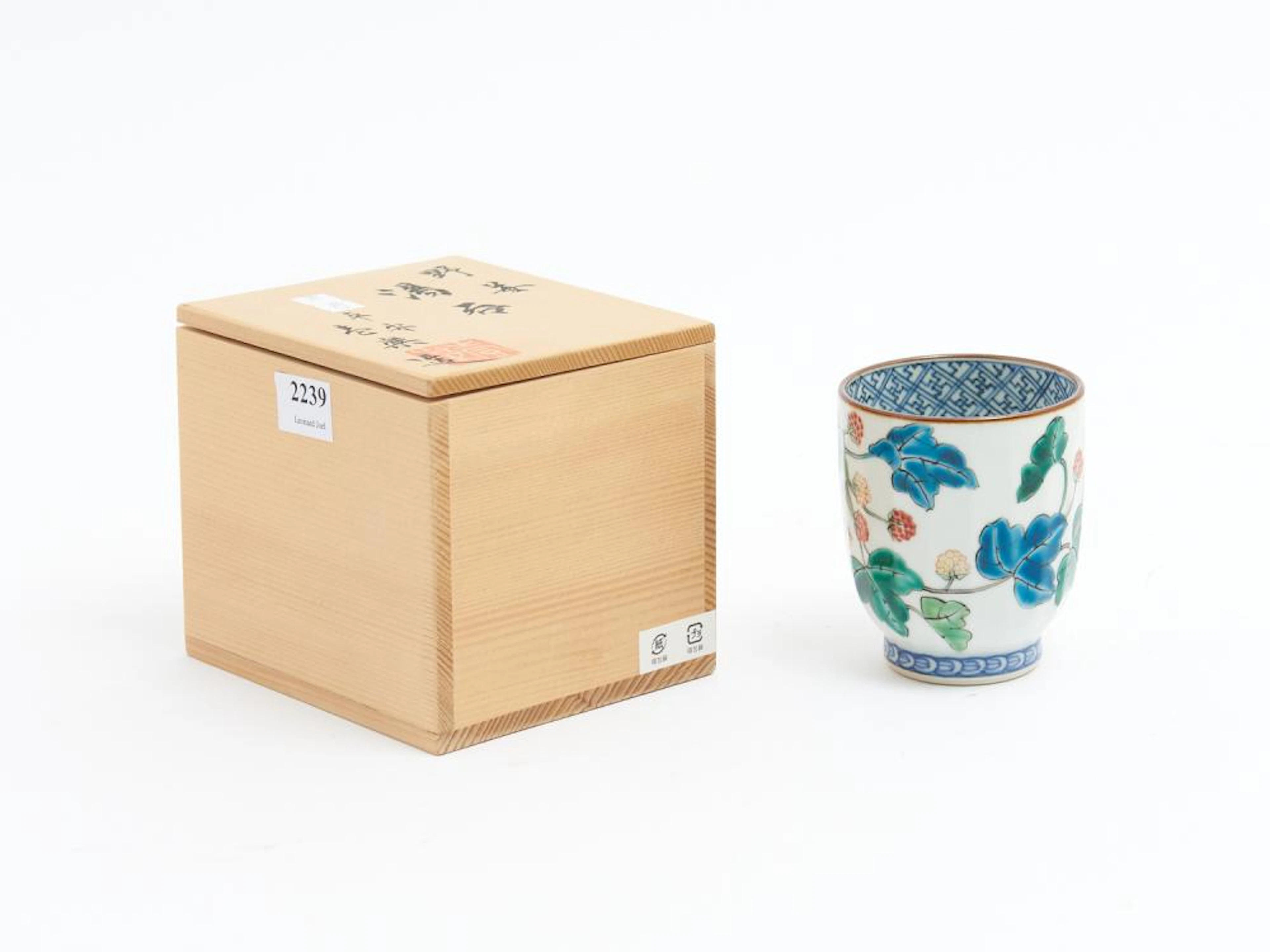 A MODERN HEIAN RAKU POLYCHROME ENAMELLED TEA CUP H.8.5CM, sm