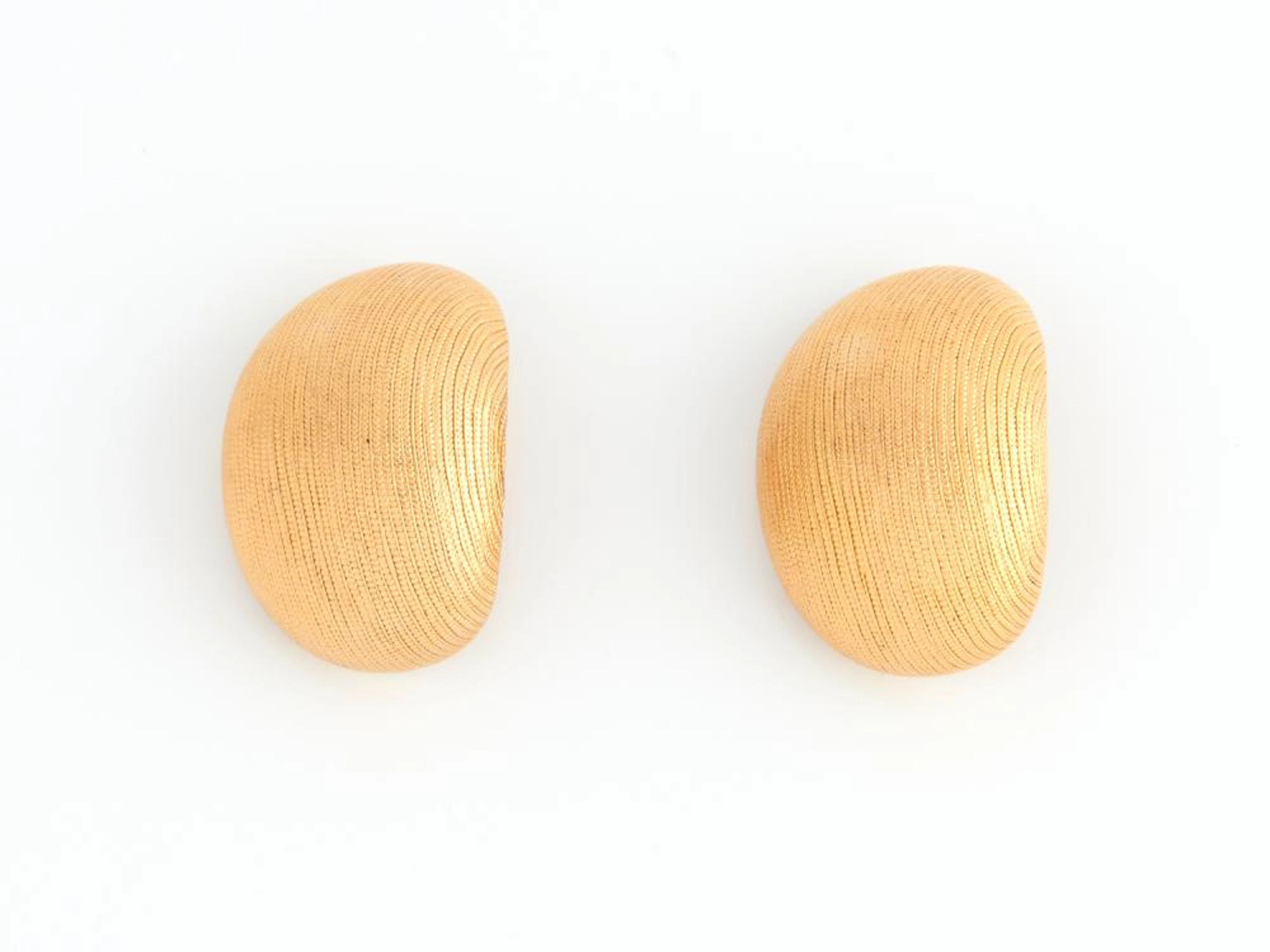 VALENTINO, PAIR OF EARRINGS, STYLED IN GOLD TONE METAL, TO CLIP ON FITTINGS