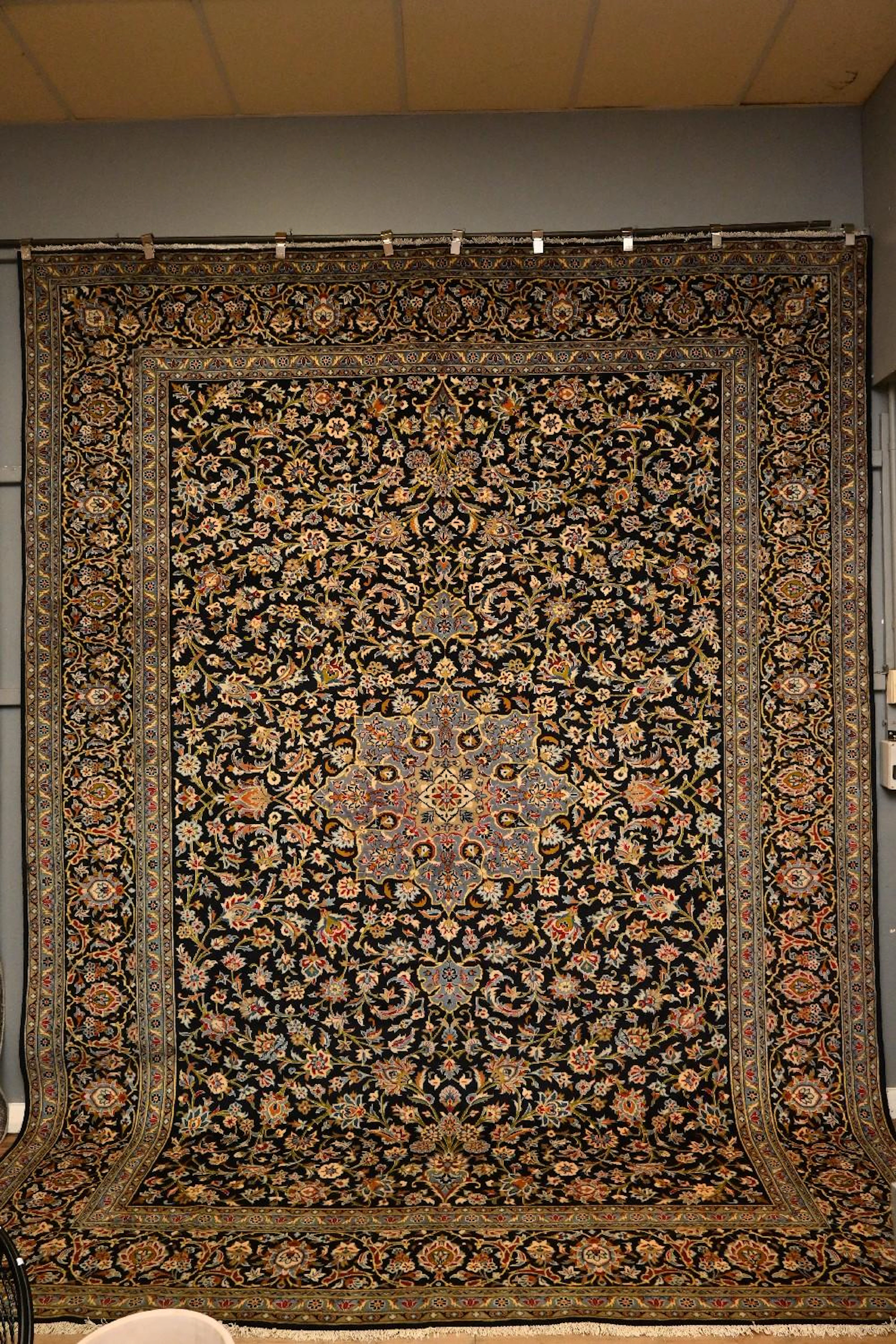 A FABULOUS EX GALLERY LARGE PERSIAN ROYAL KASHAN CARPET