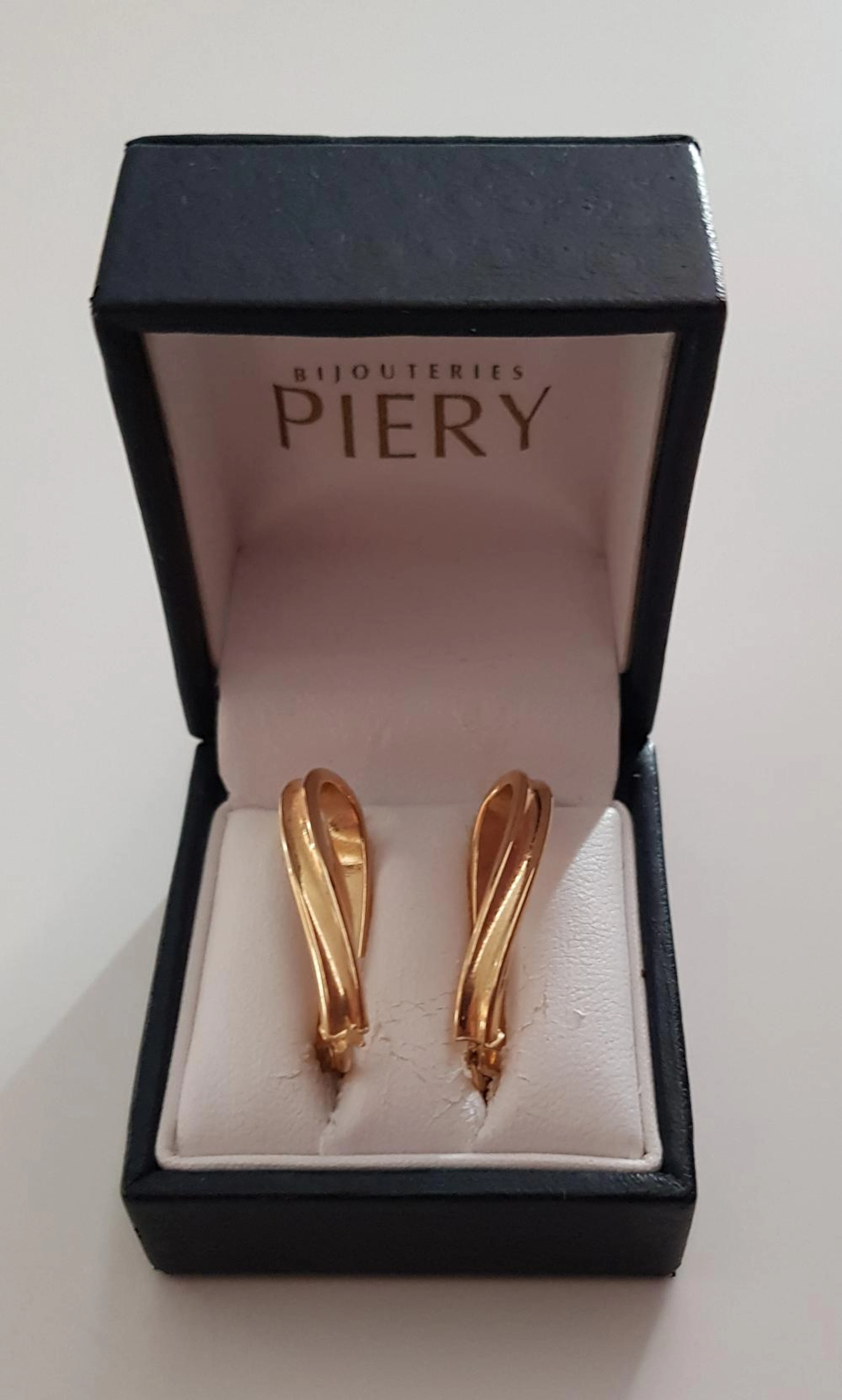 PIERY JEWELRY