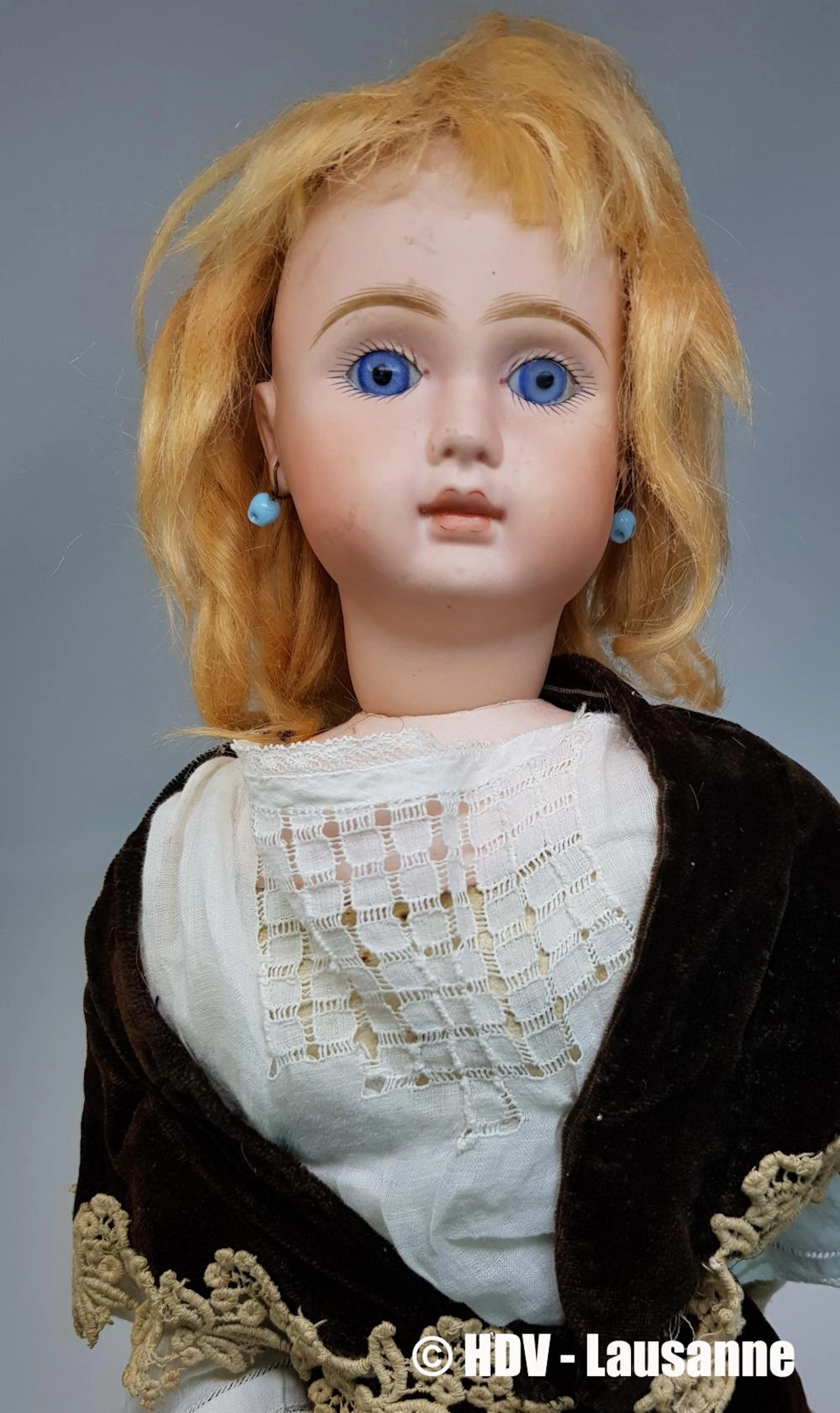 Large Parisian doll
