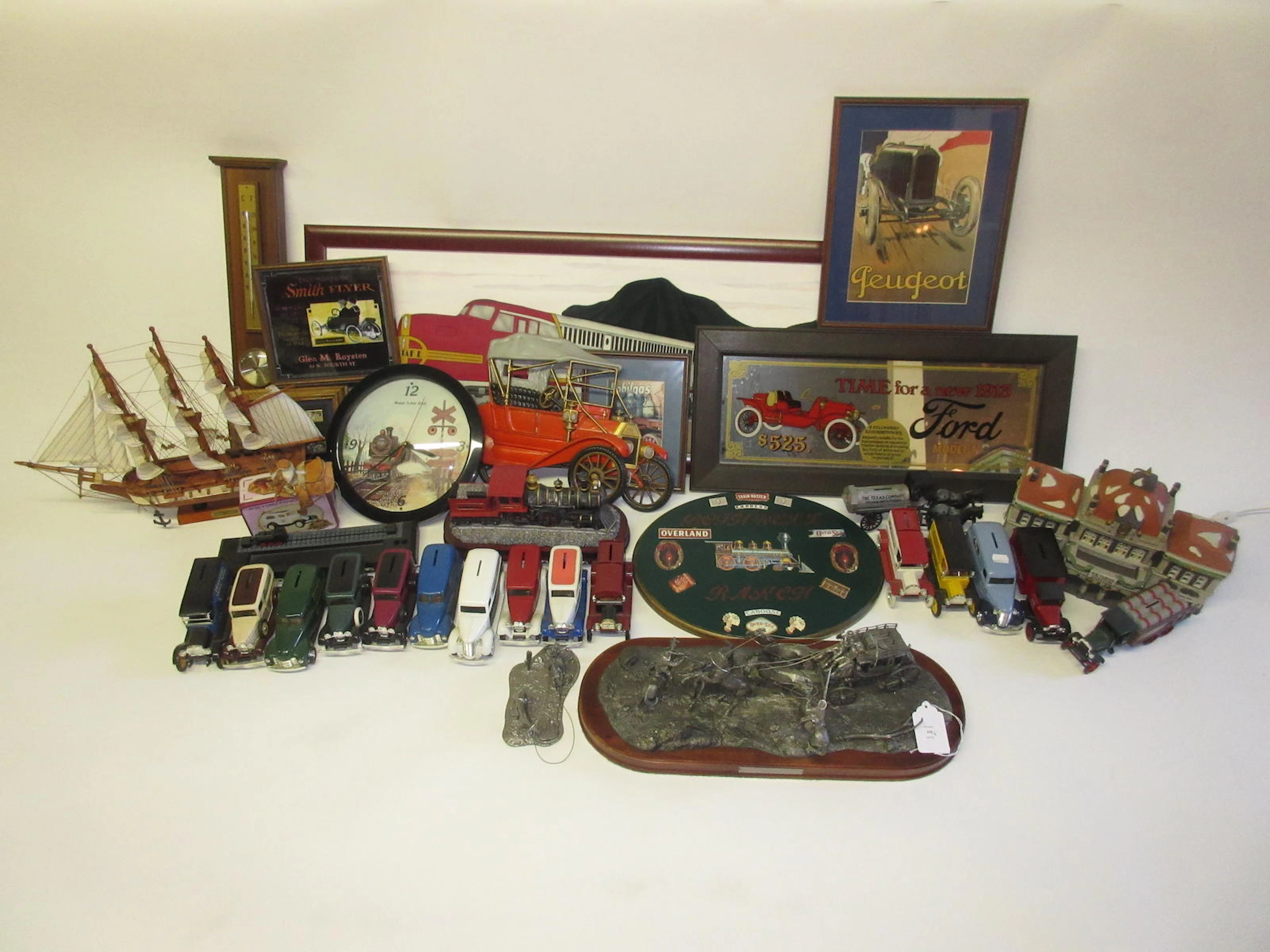 A mixed lot of assorted 20th century decorative goods, ,