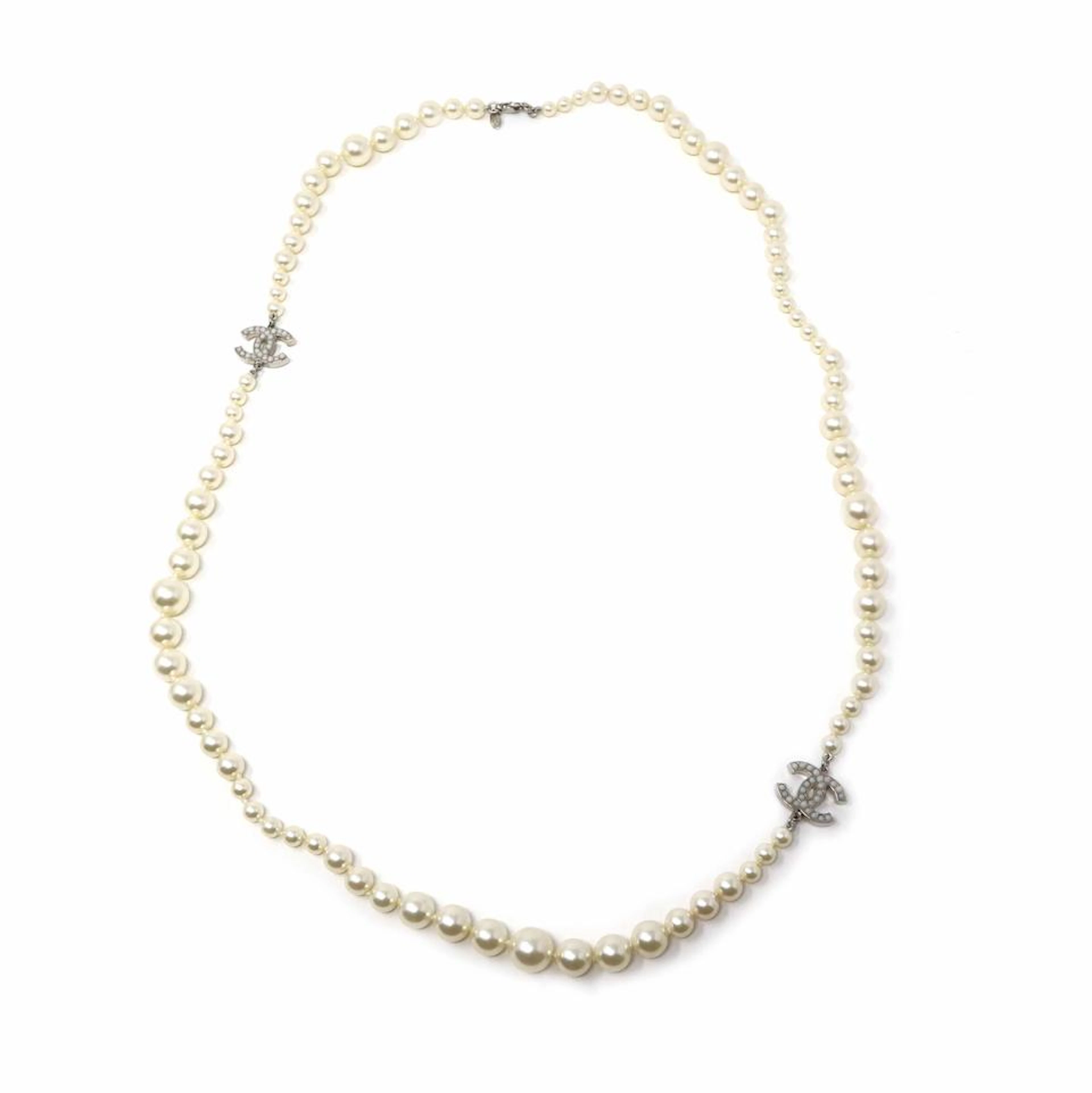 Classic CC Pearl Necklace, Chanel, c. 2010, (Includes box)