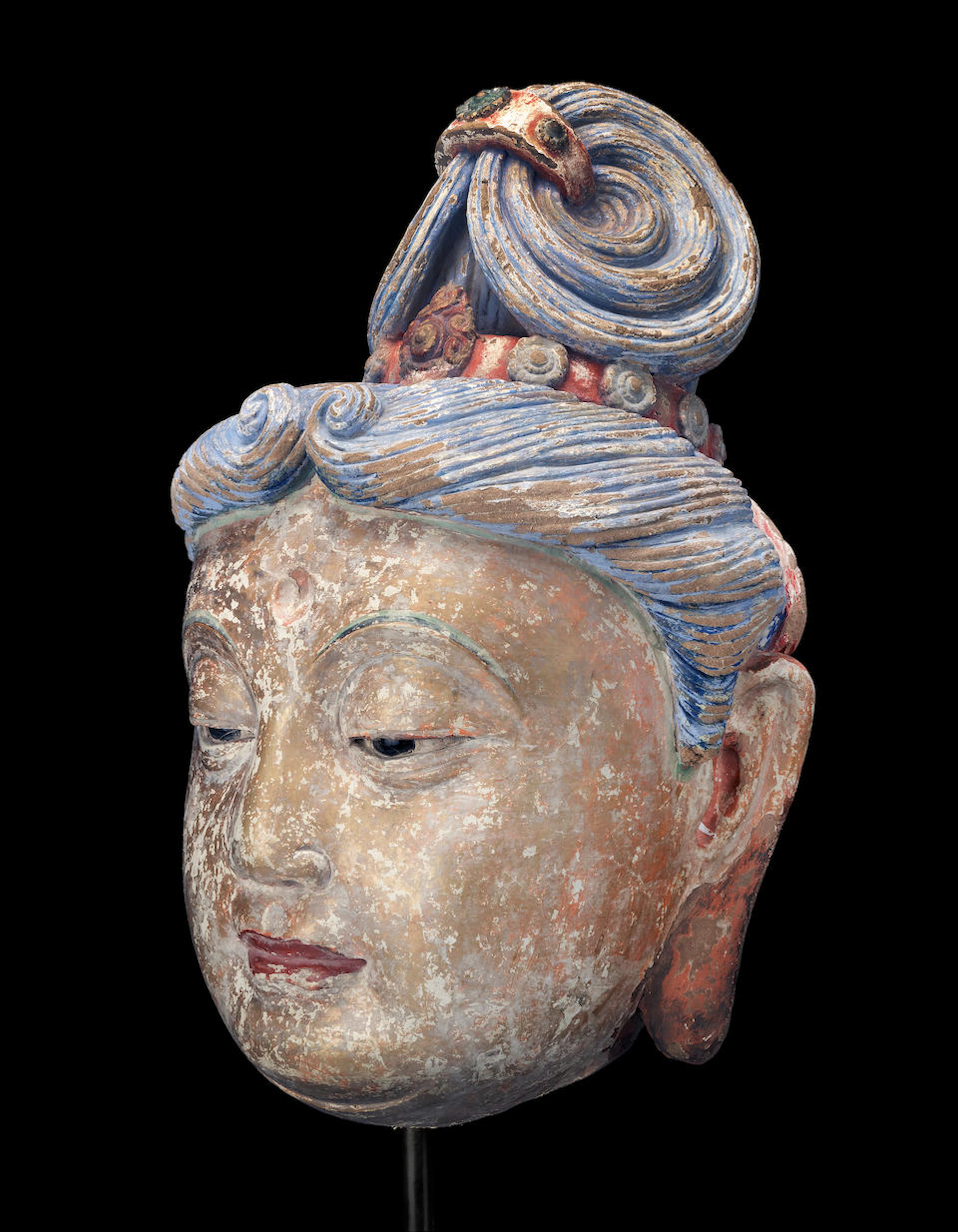 A MASSIVE POLYCHROME PAINTED STUCCO HEAD OF GUANYIN Ming Dynasty (2)