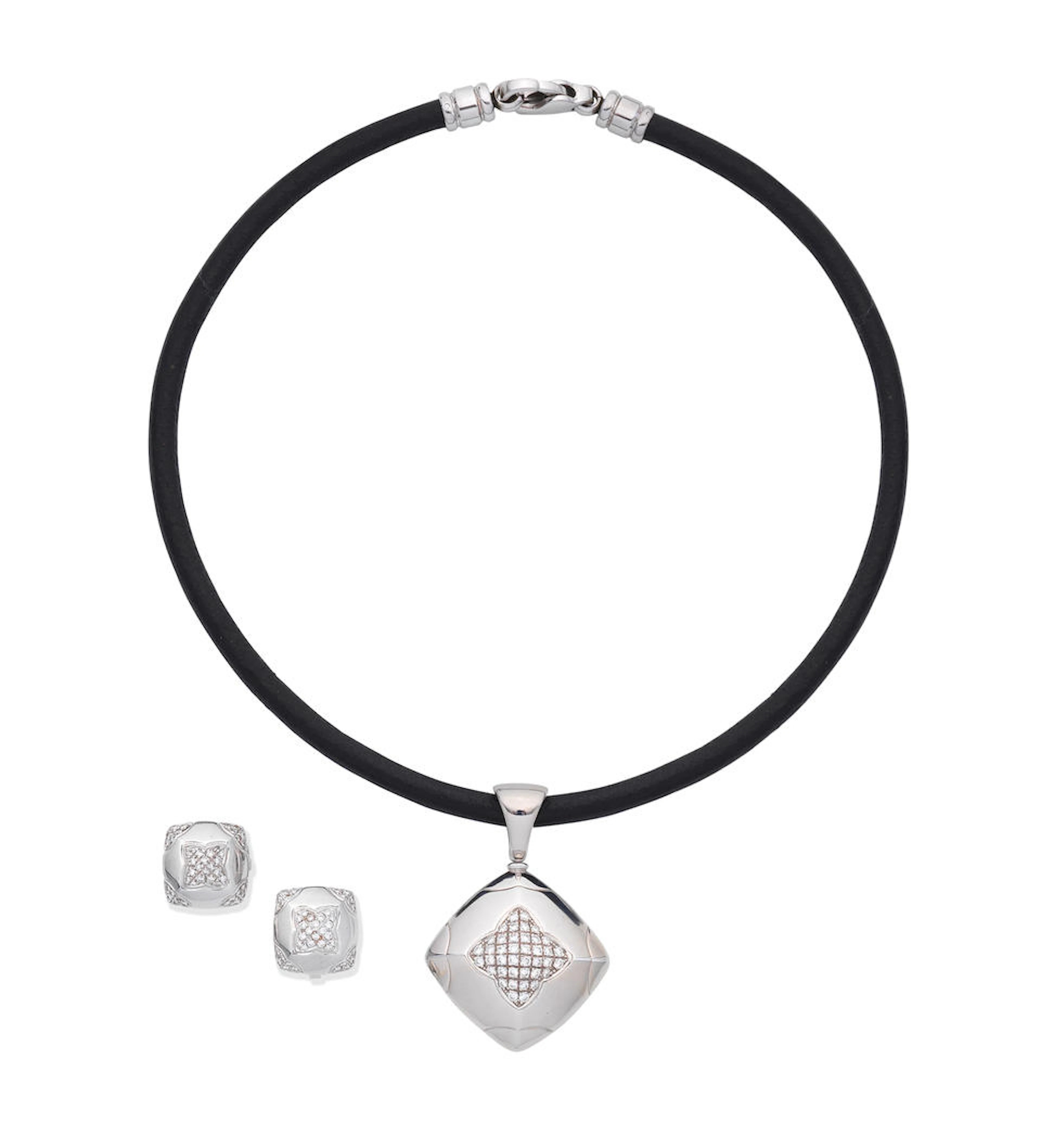 BULGARI: DIAMOND 'PYRAMID' PENDANT COLLAR AND EARCLIP SUITE (2)