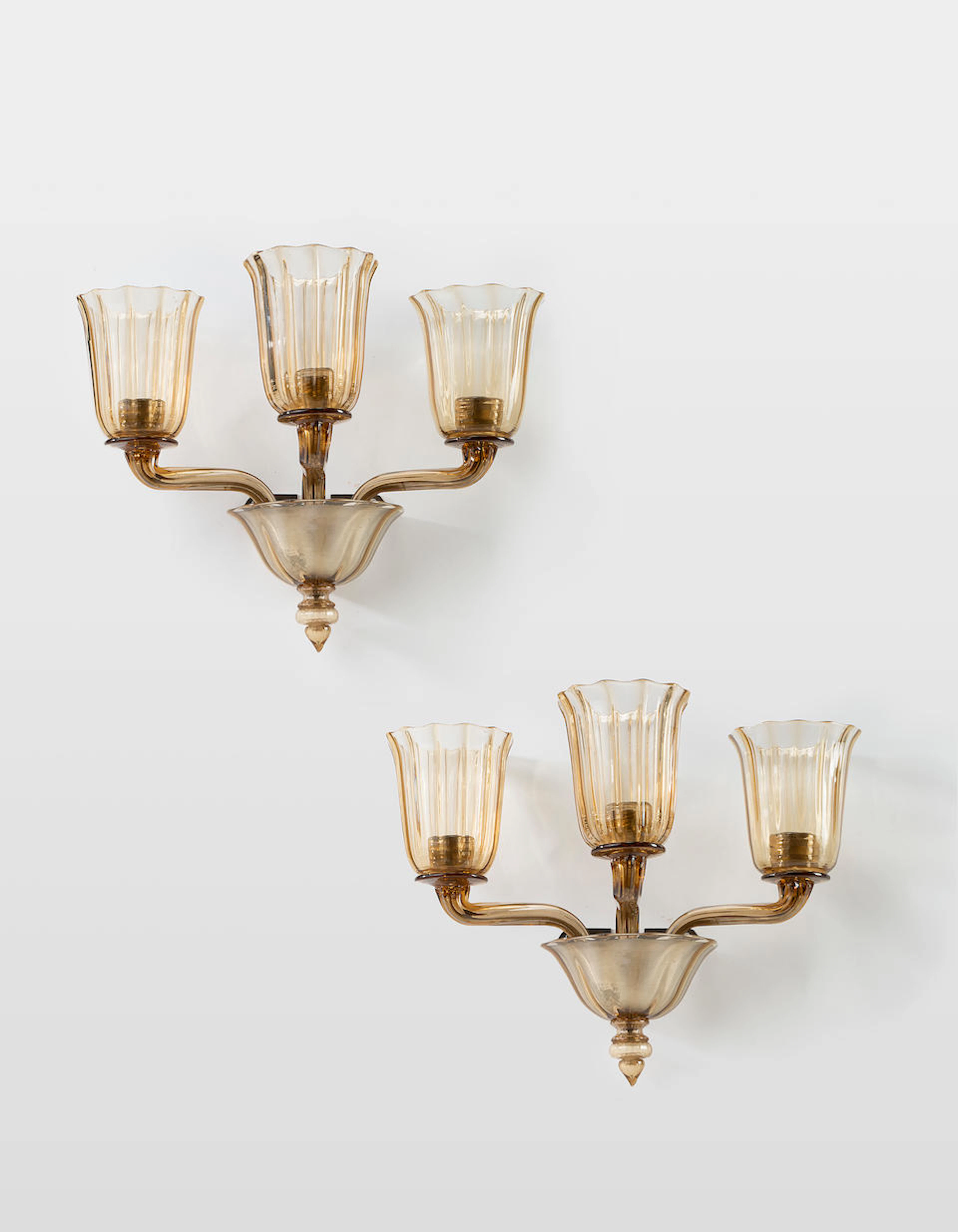 Napoleone Martinuzzi Pair of three-armed wall lights, model no. 2151, 1926-1930