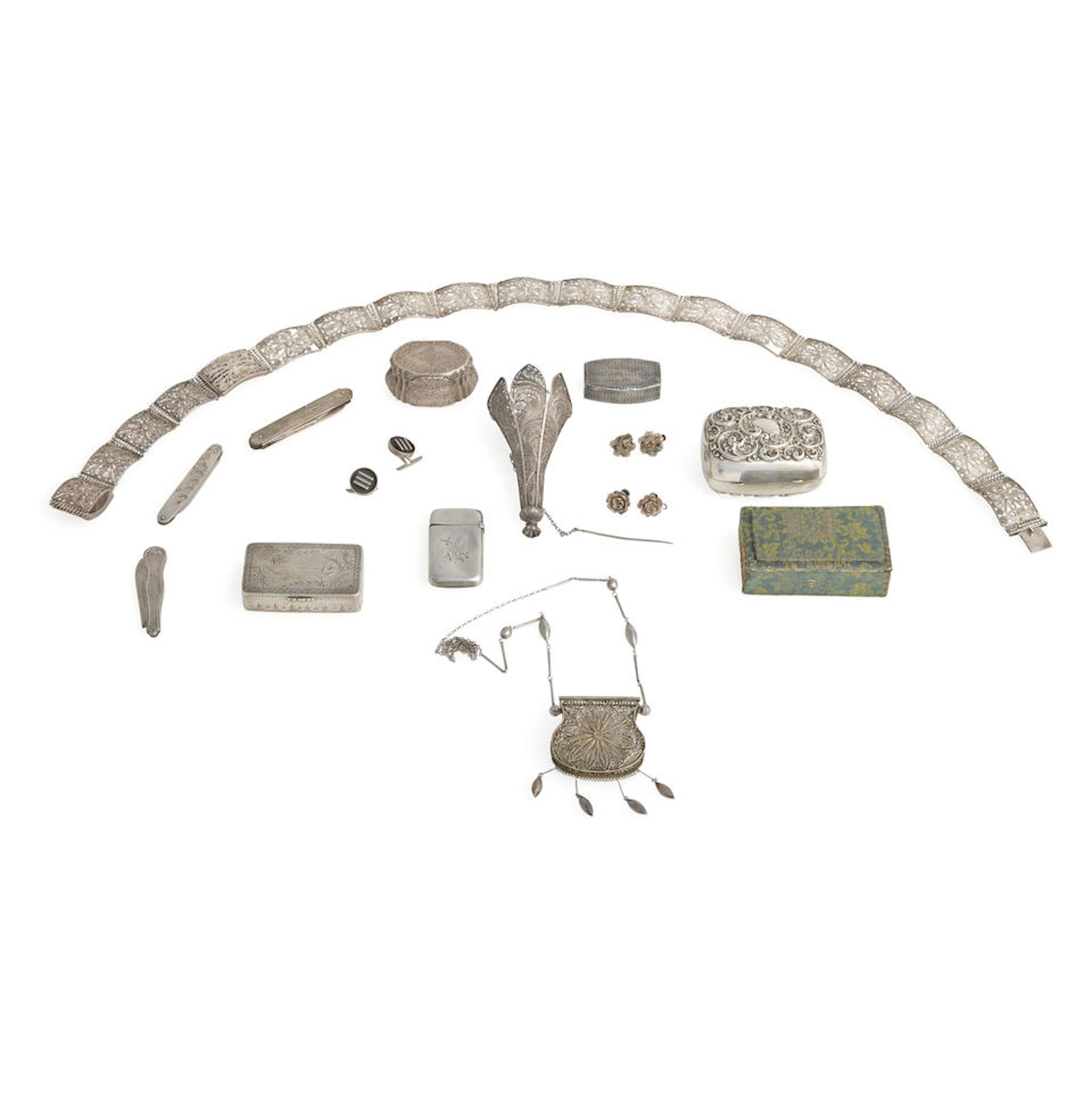 FIFTEEN SILVER PERSONAL ACCESSORIES by various makers, 19th-20th centuries
