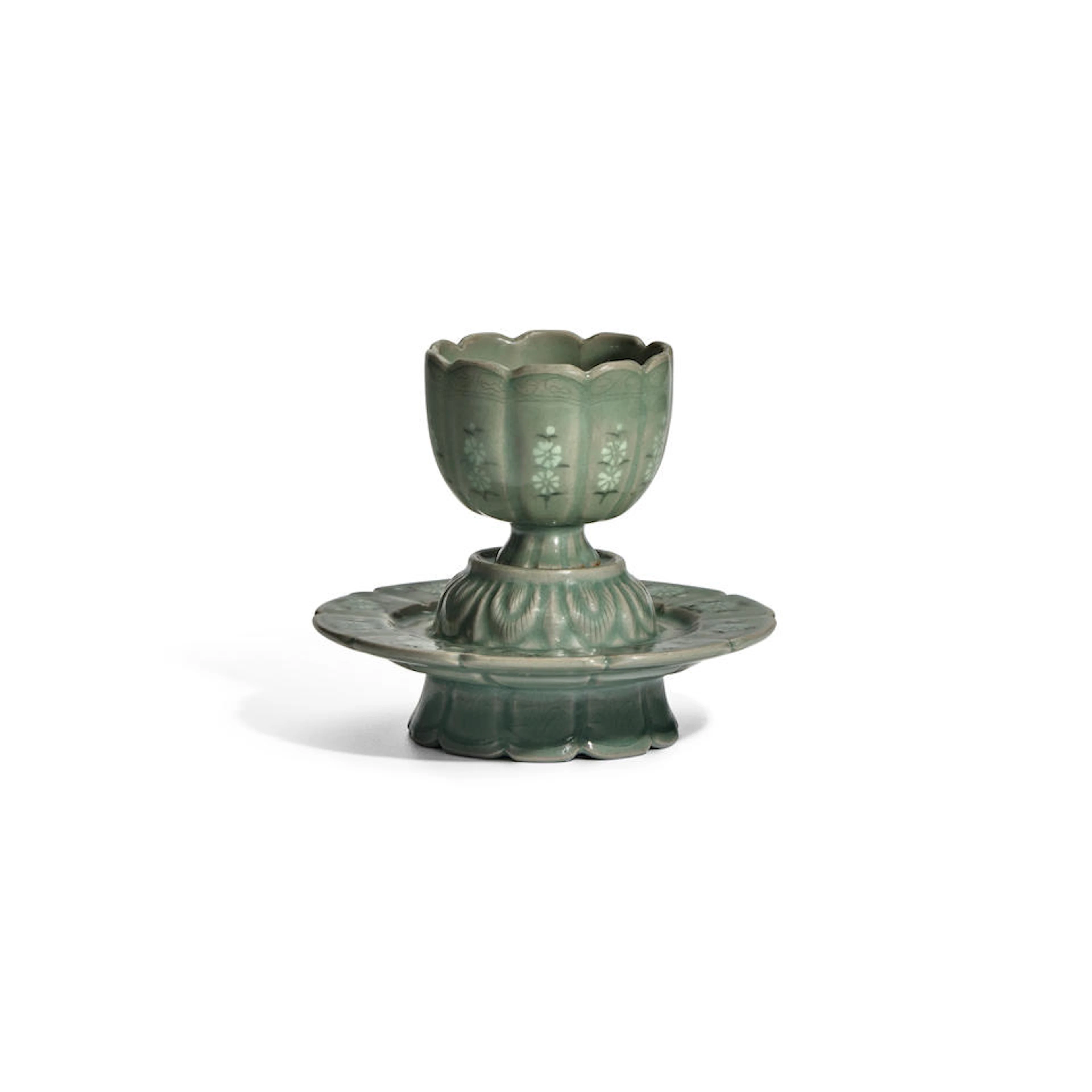 AN INLAID SLIP-DECORATED CELADON CUP AND STAND Goryeo dynasty (918-1392)