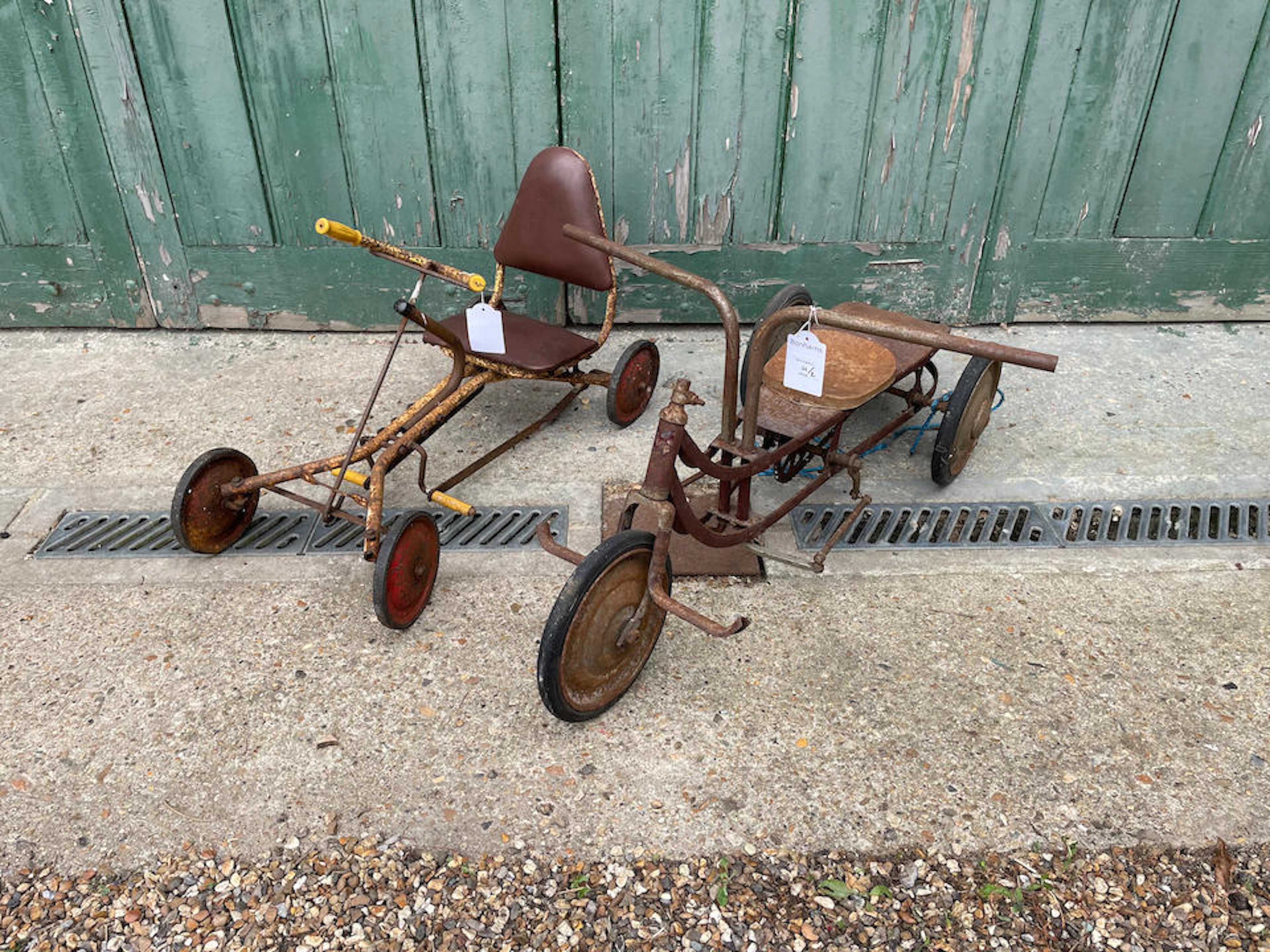 A Cyclo Etoile hand-powered tricycle, ((2))