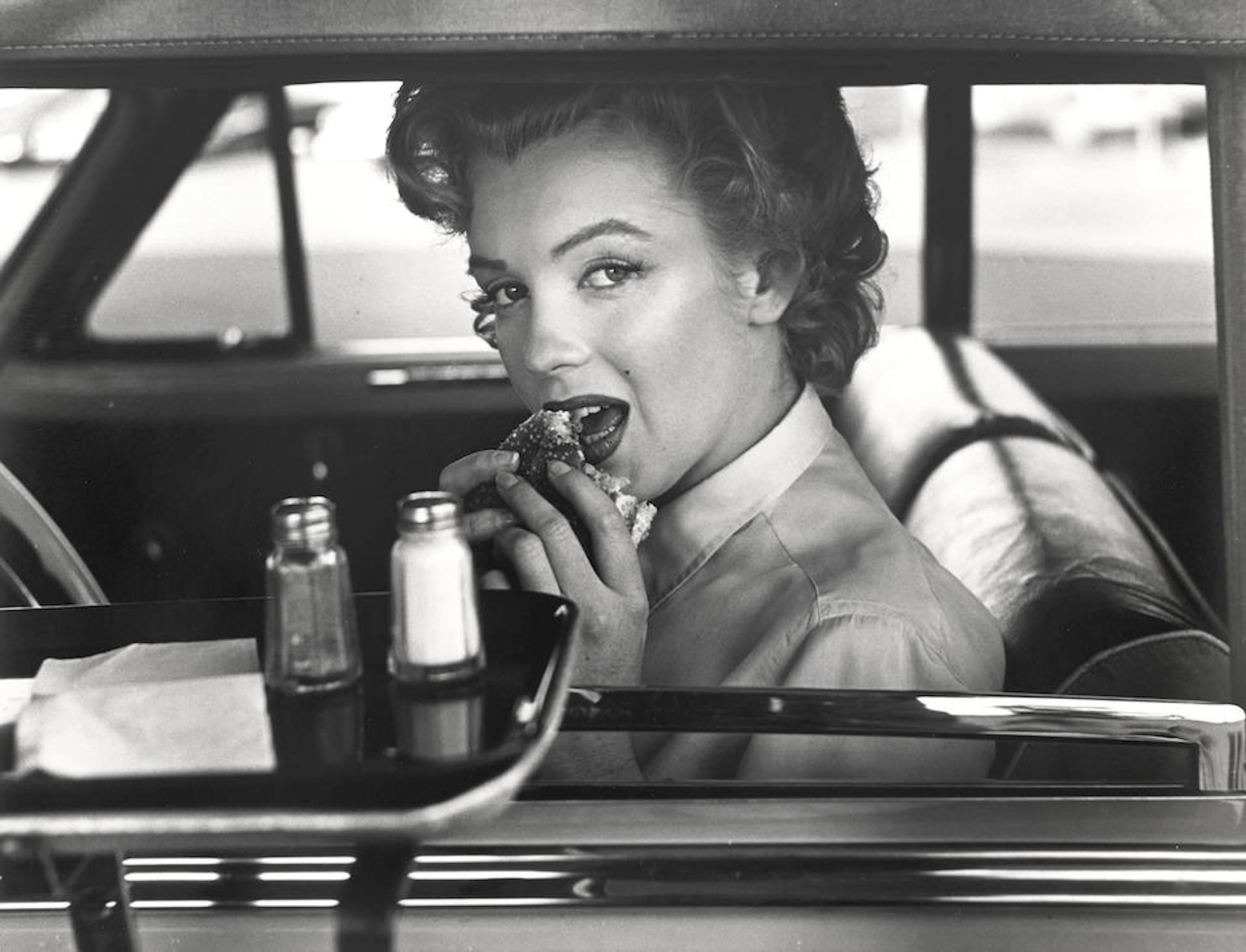 Philippe Halsman (1906-1979); Marilyn Monroe (At a drive-in