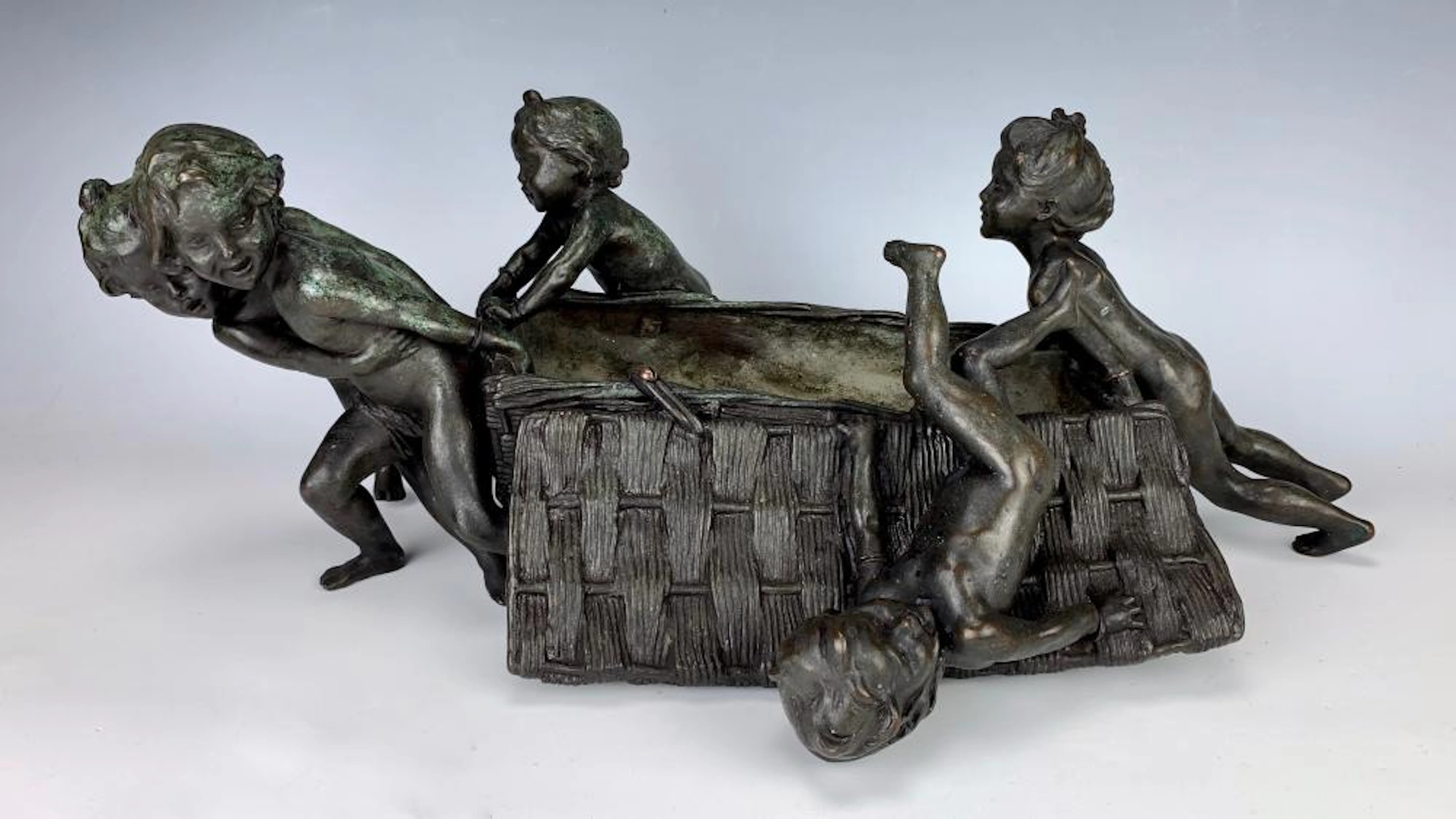 Raoul Larche "Vanette Avec Cinq Enfants" Bronze