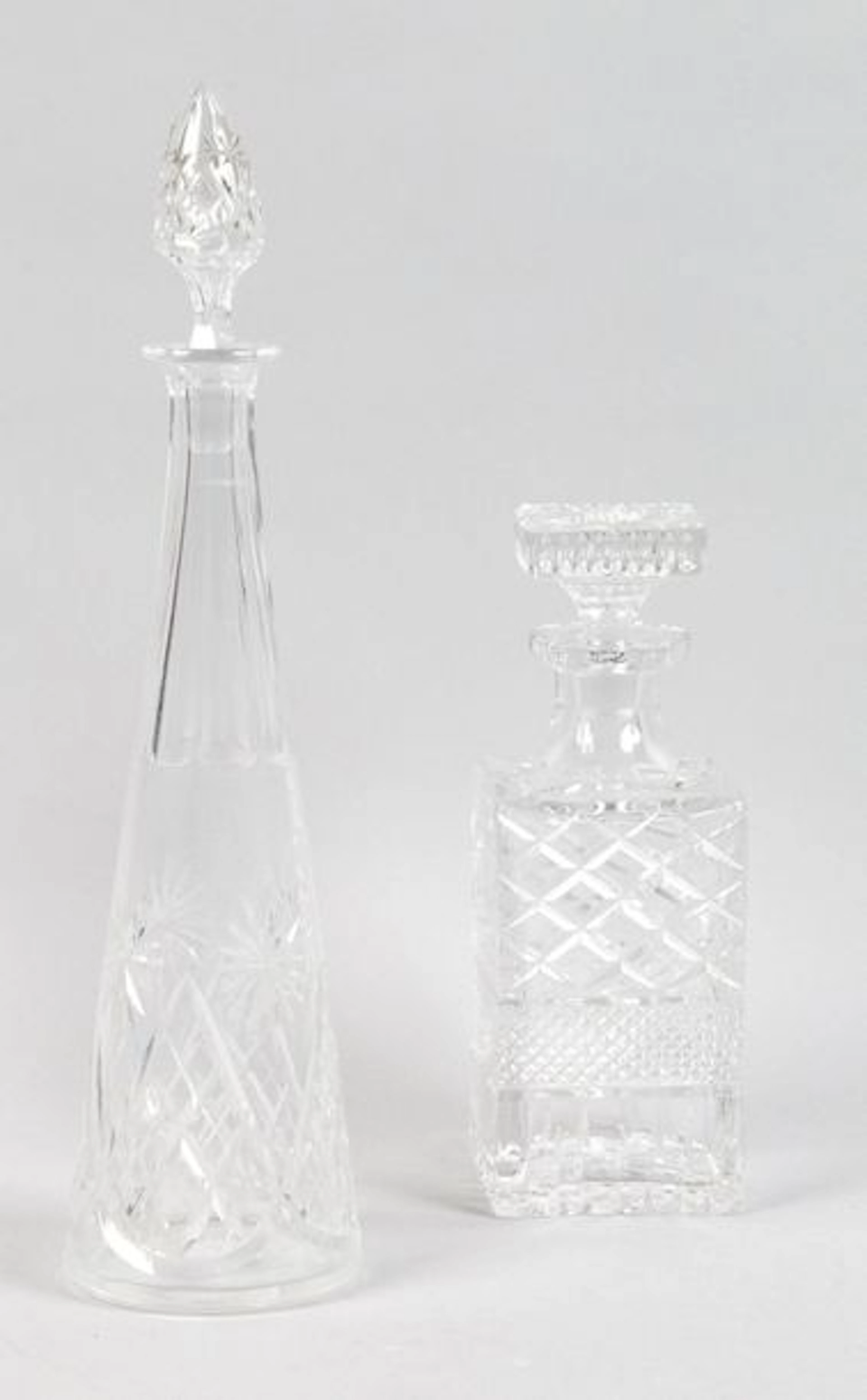 CARAFE À VIN en cristal taillé et CARAFON…