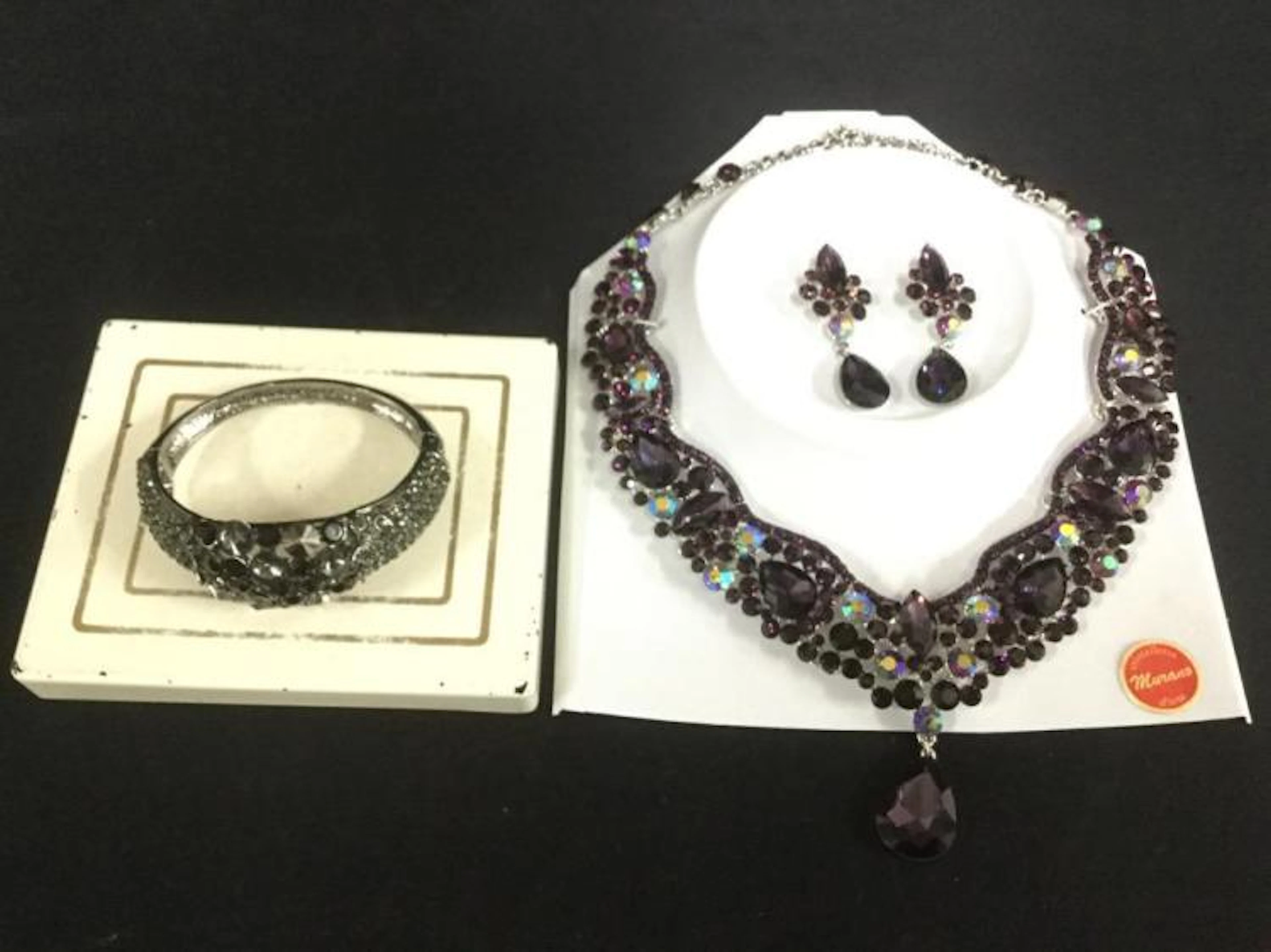 beautiful amethyst colored Murano glass necklace, earrings and bracelet