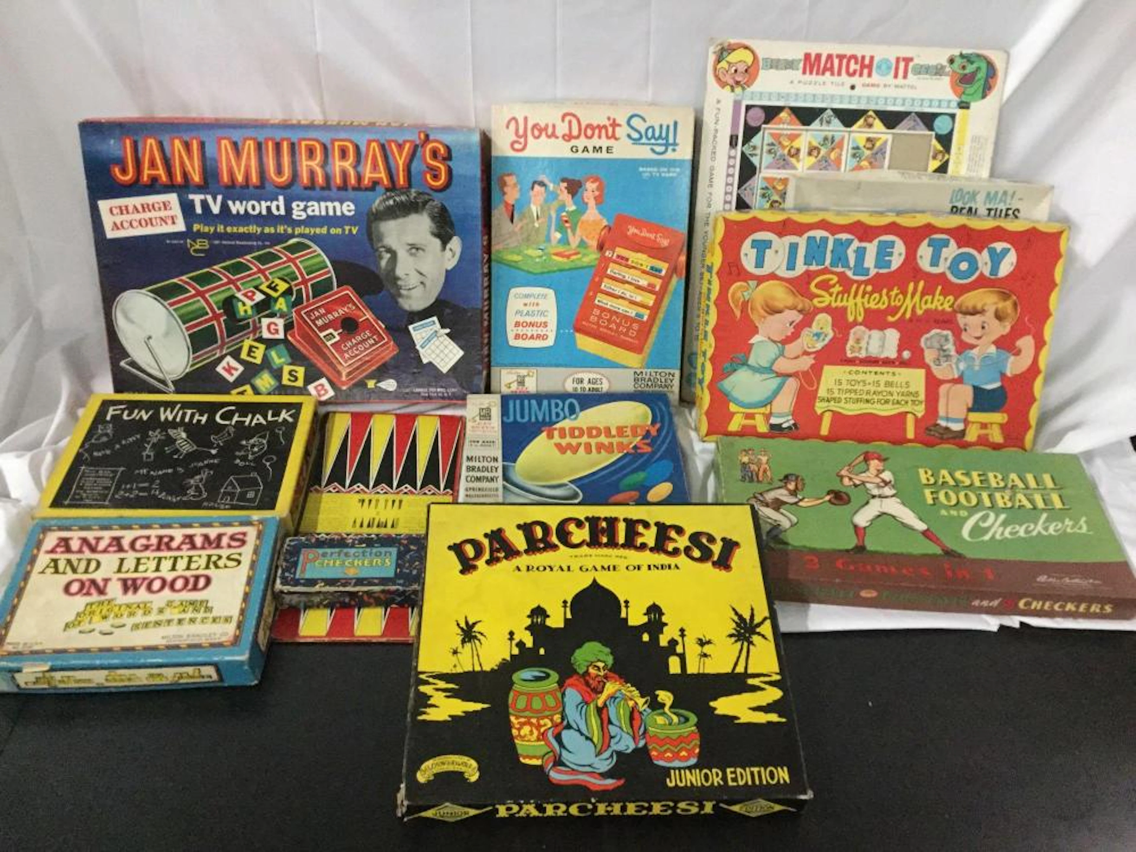 Vintage 60's board game slot incl