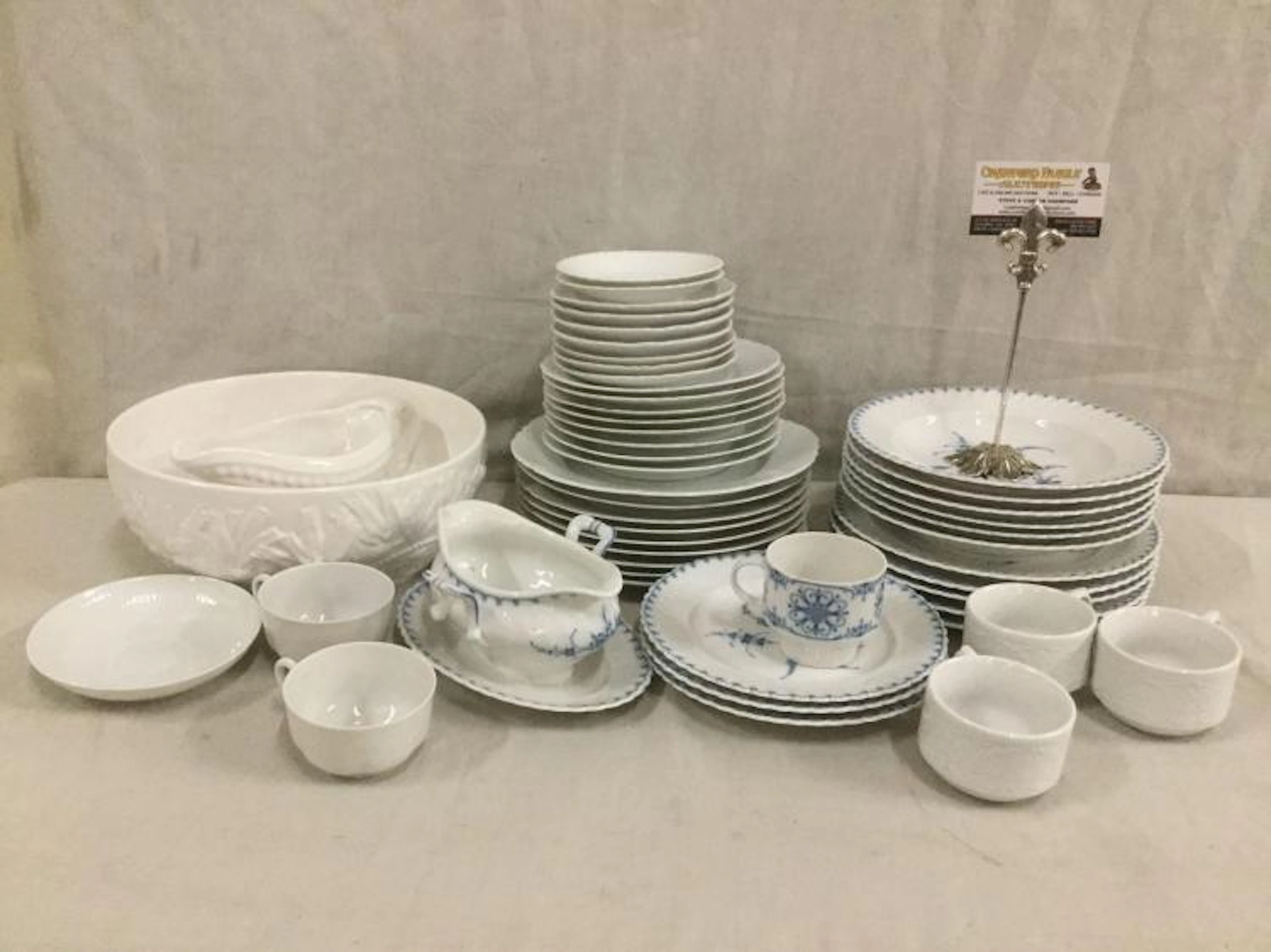 Mixed selection of partial china sets incl
