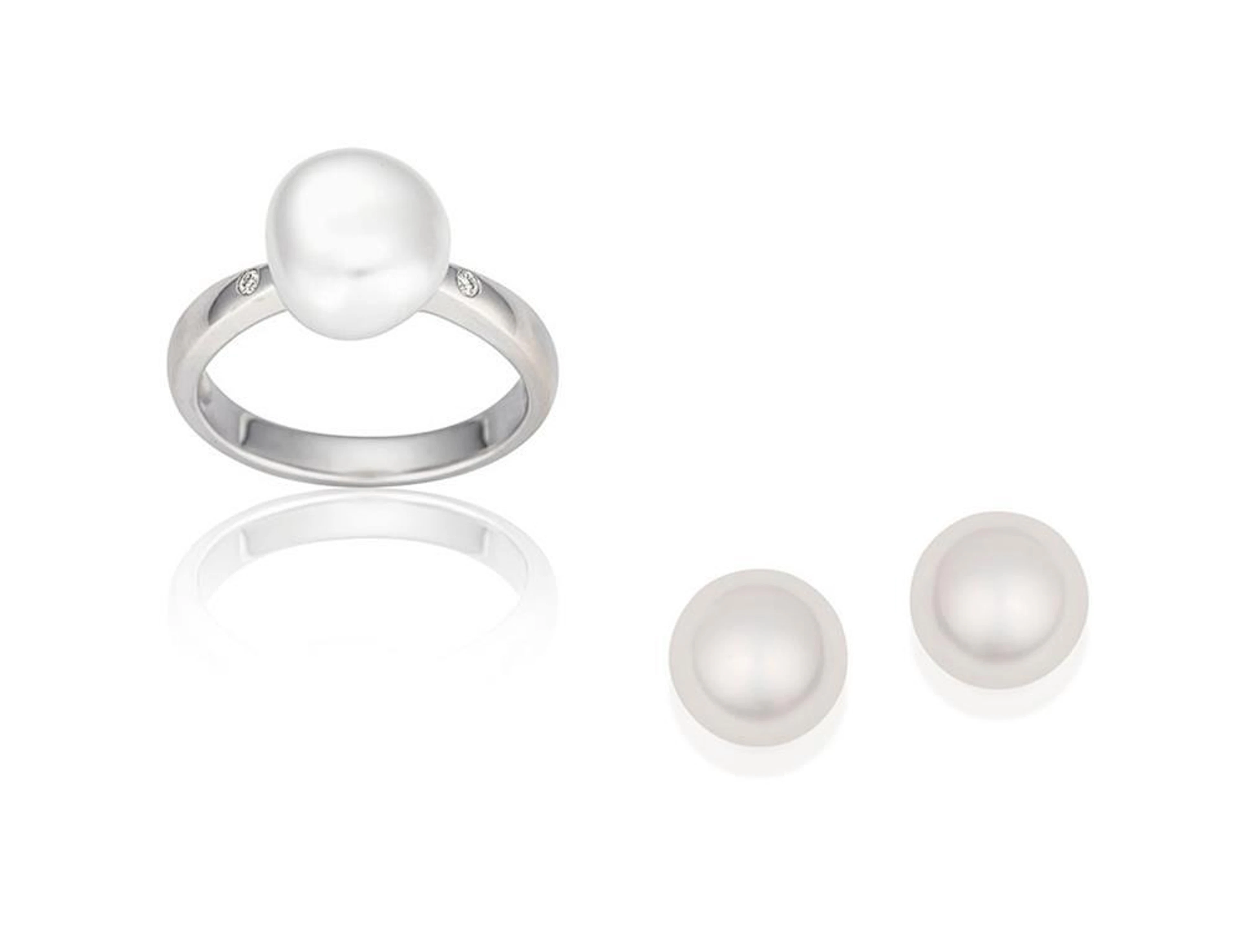 Pair of South Sea pearl ear studs and South Sea pearl and diamond ring, Paspaley