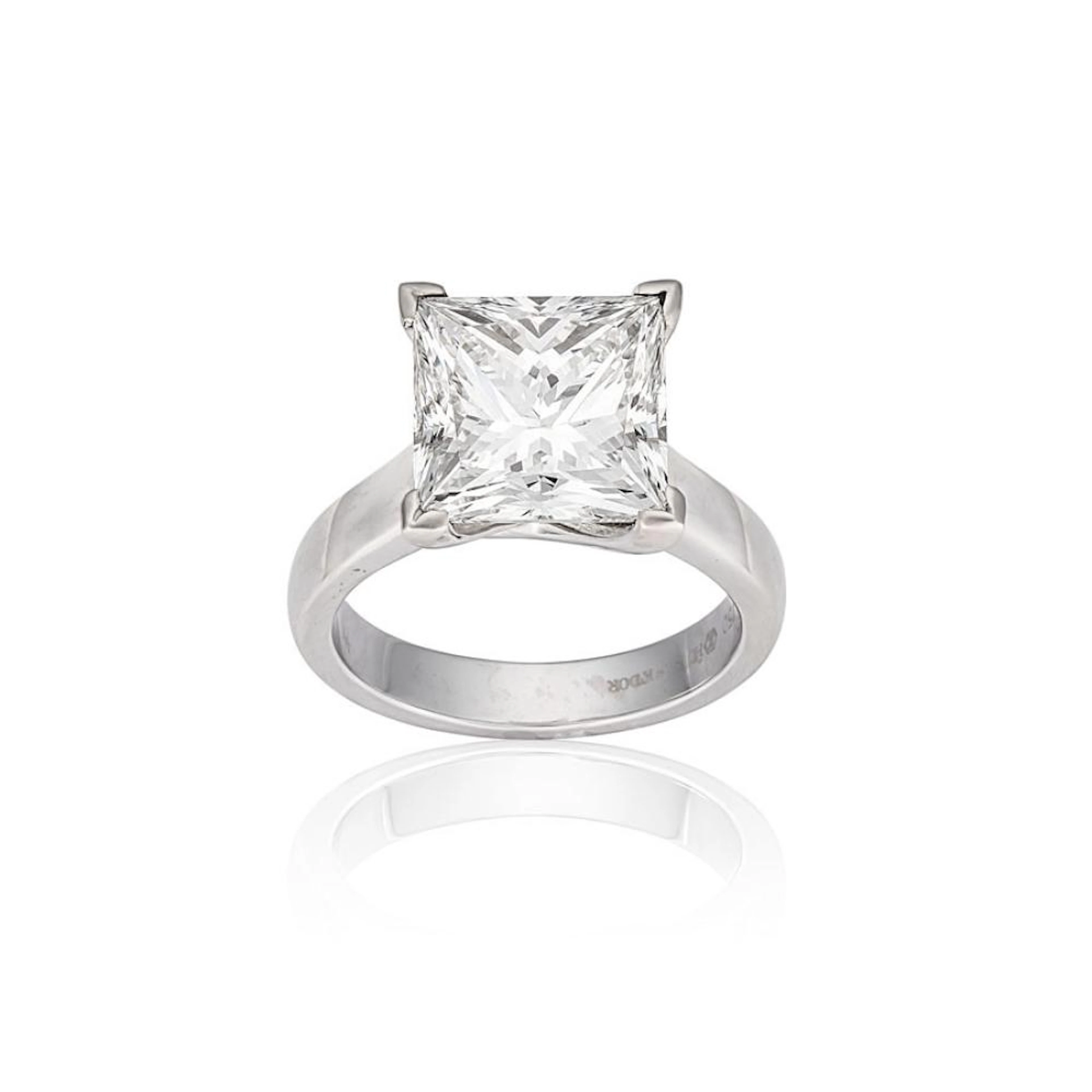 18ct white gold and diamond ring