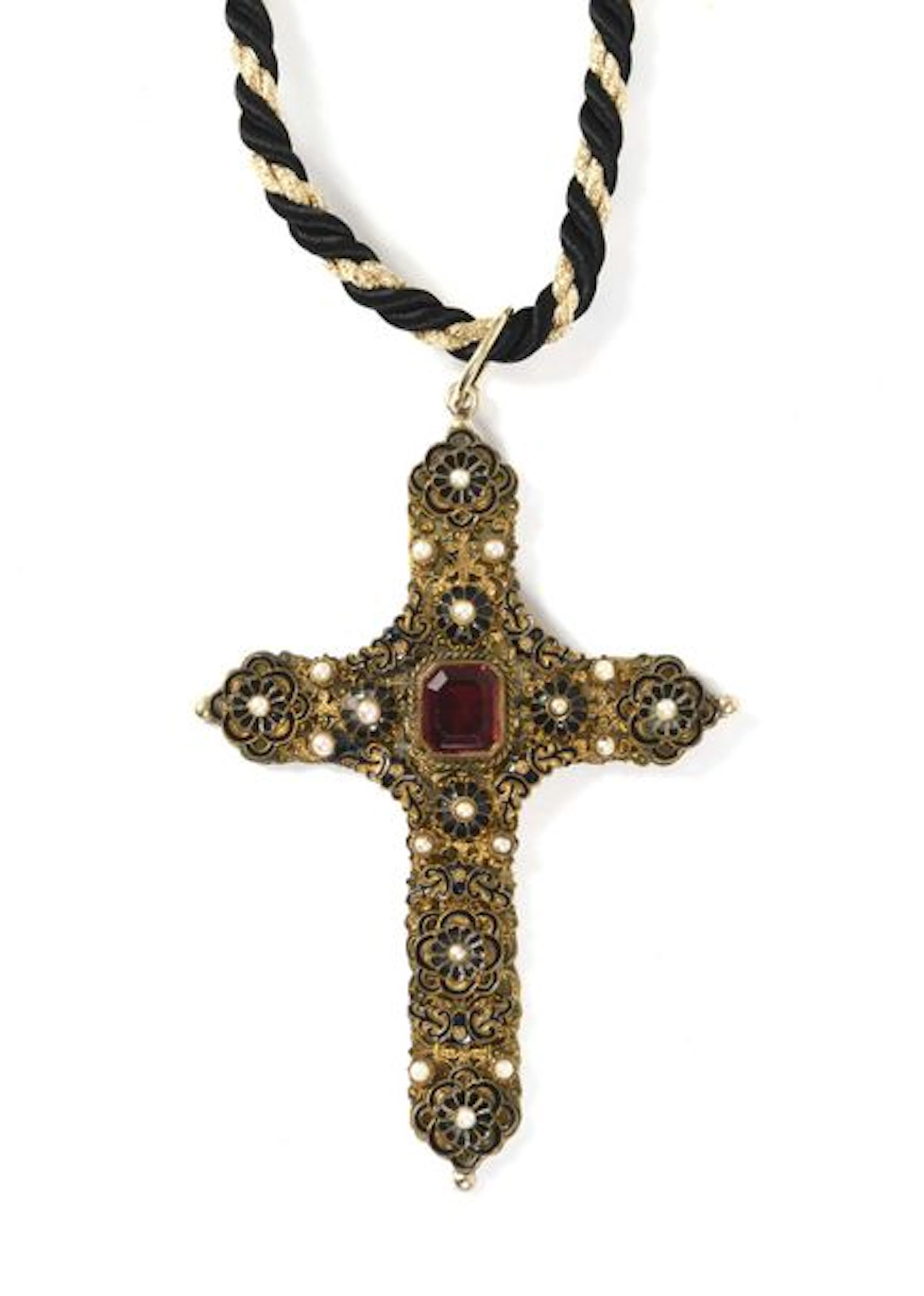 Grand pendentif en forme de croix ajourée…