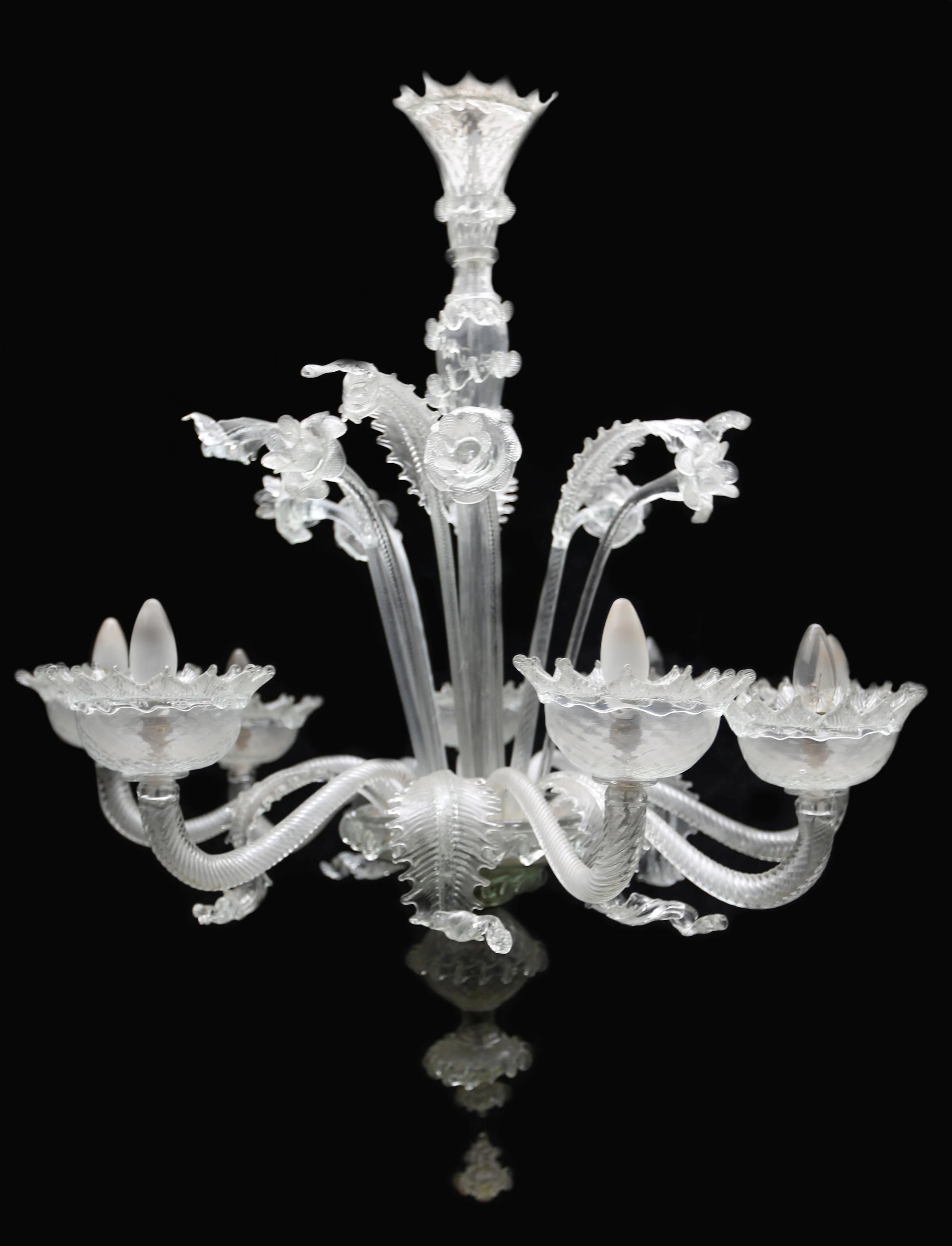 GROSSER MURANO KRONLEUCHTER.