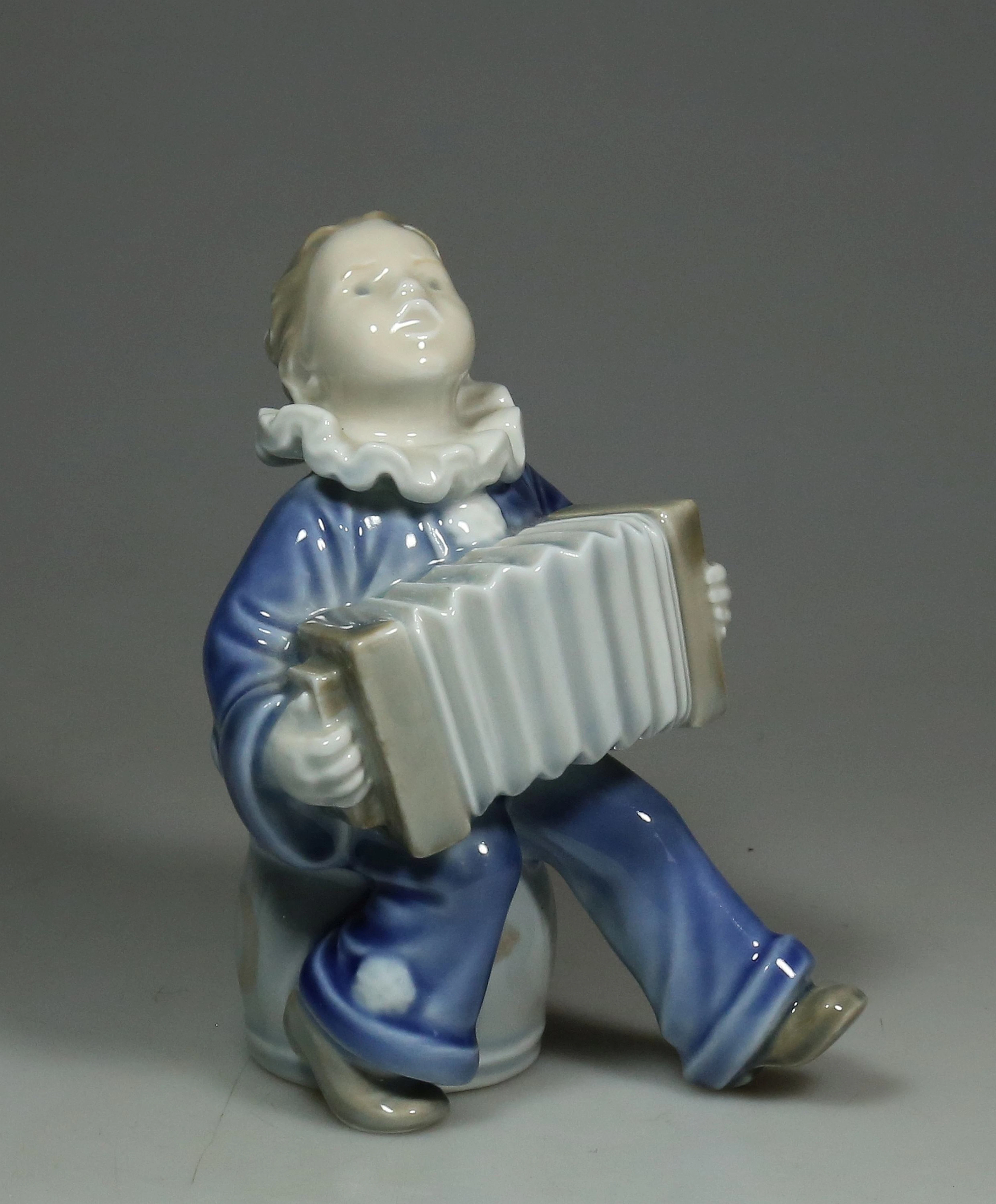 ADA BONFILS. PORZELLANFIGUR ''KLEINER CLOWN'', ROYAL COPENHAGEN.